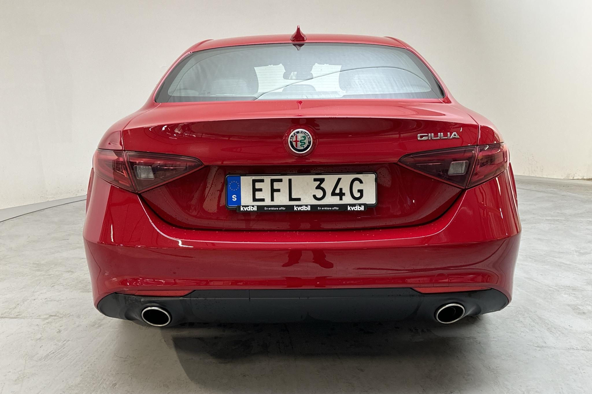 Alfa Romeo Giulia 2.0 (200hk) - 8 879 mil - Automat - röd - 2020