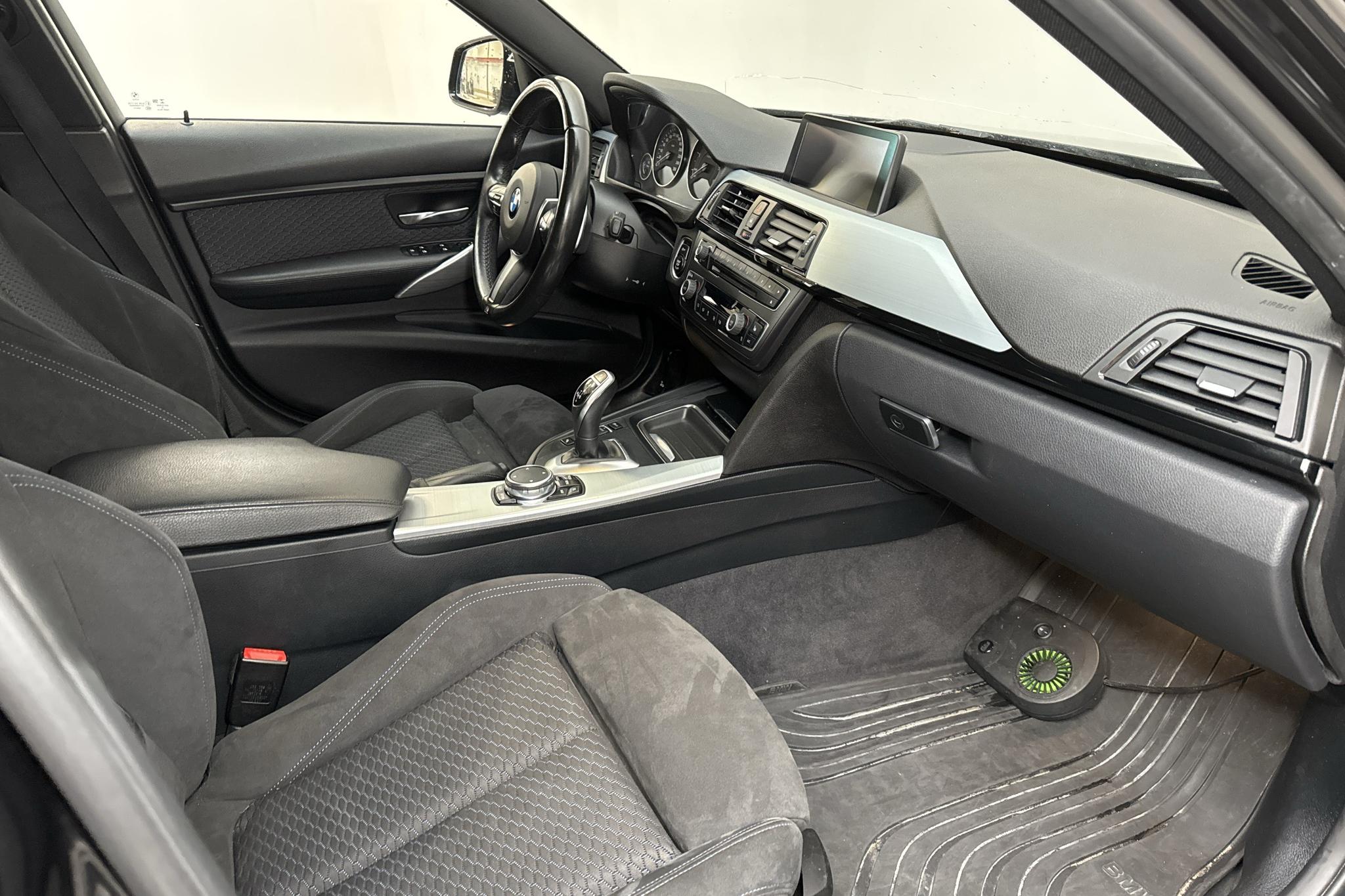 BMW 320d xDrive Touring, F31 (184hk) - 121 020 km - Automatic - black - 2015