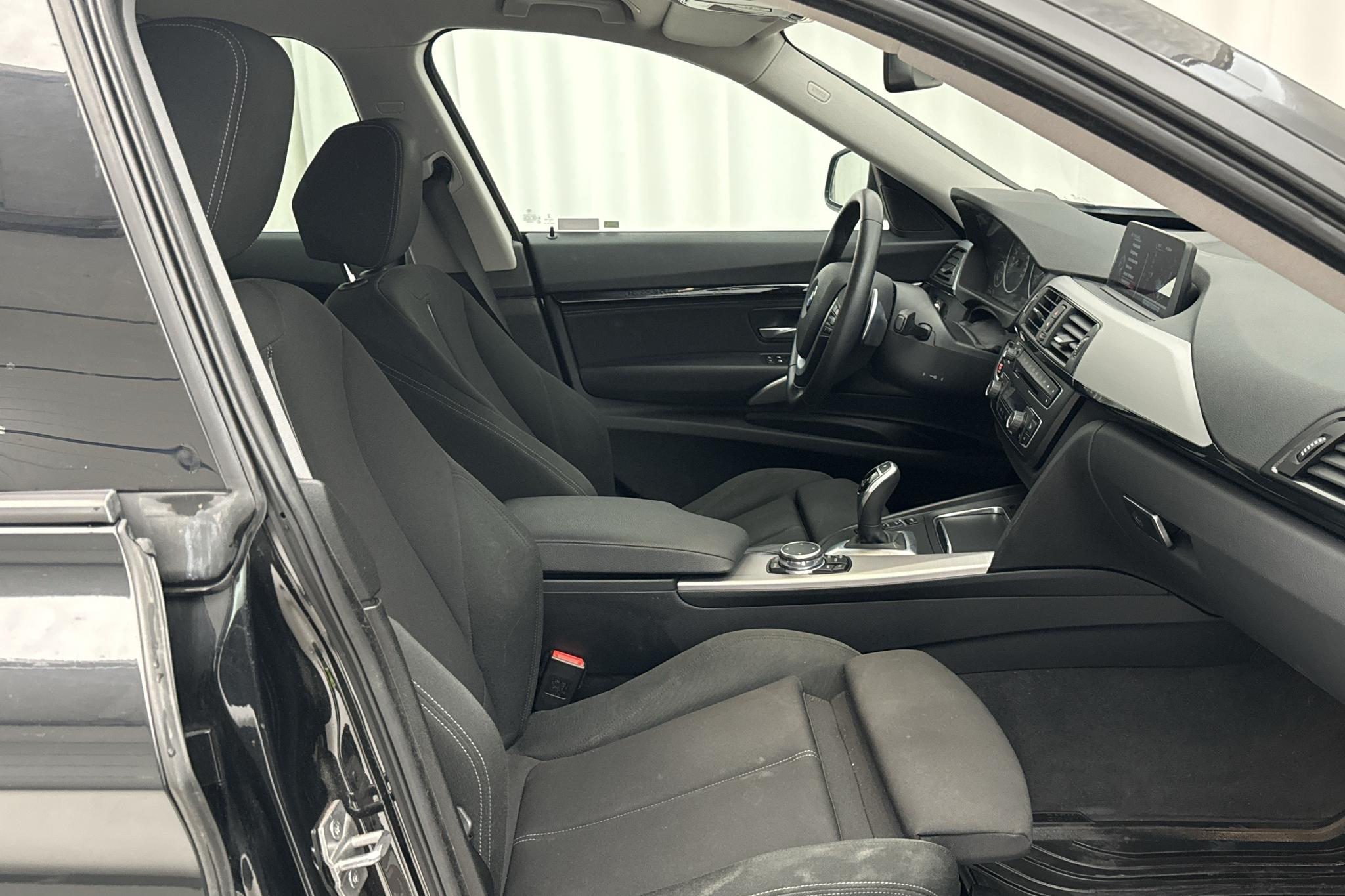 BMW 320d GT xDrive, F34 (190hk) - 8 925 mil - Automat - svart - 2016