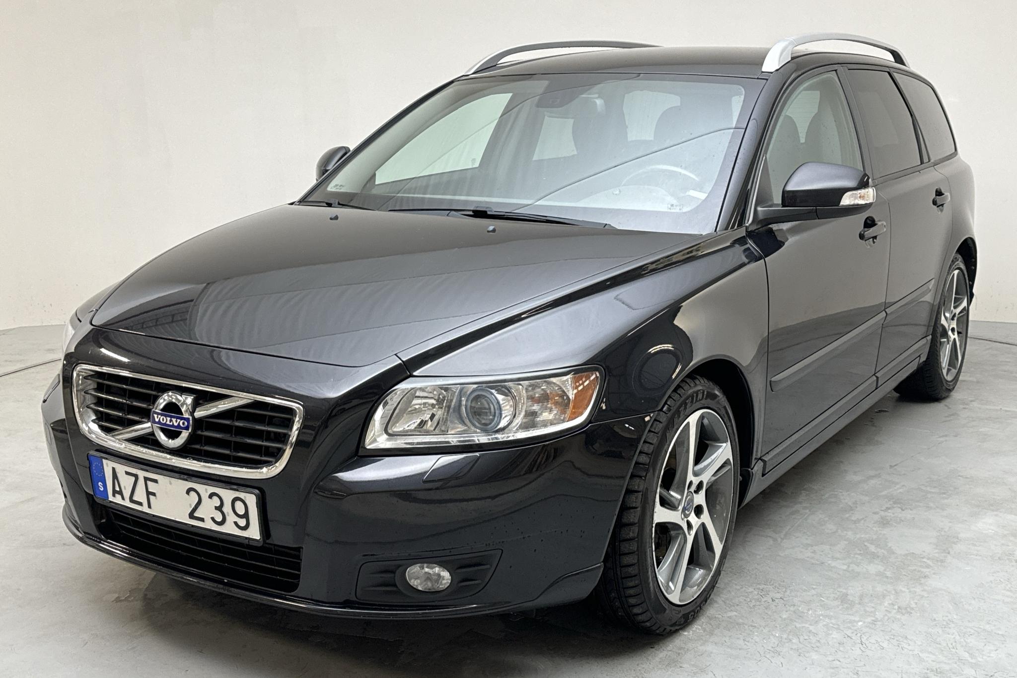 Volvo V50 D2 (115hk) - 163 520 km - Manual - black - 2012