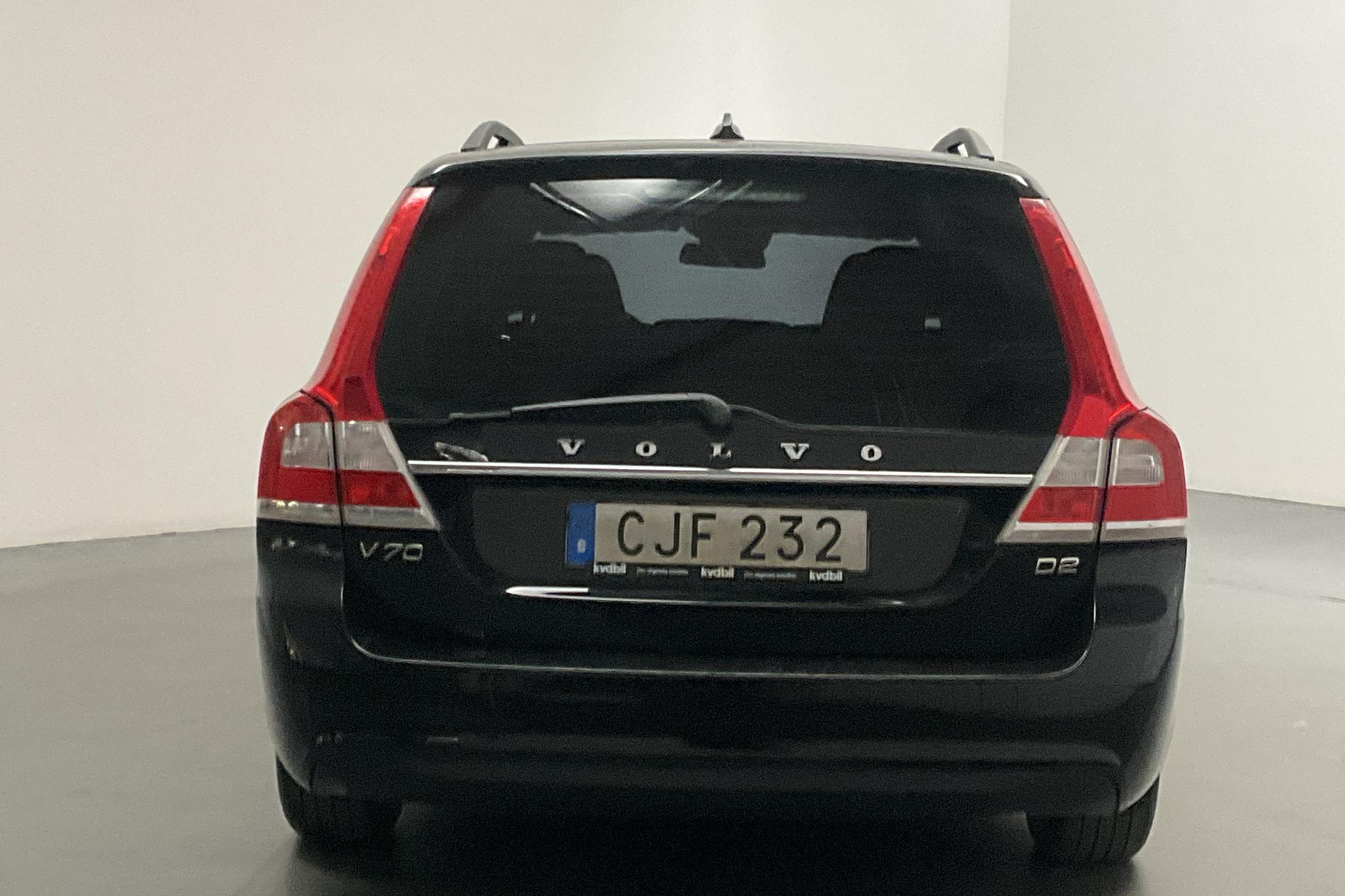 Volvo V70 II D2 (115hk) - 188 210 km - Automaattinen - musta - 2015