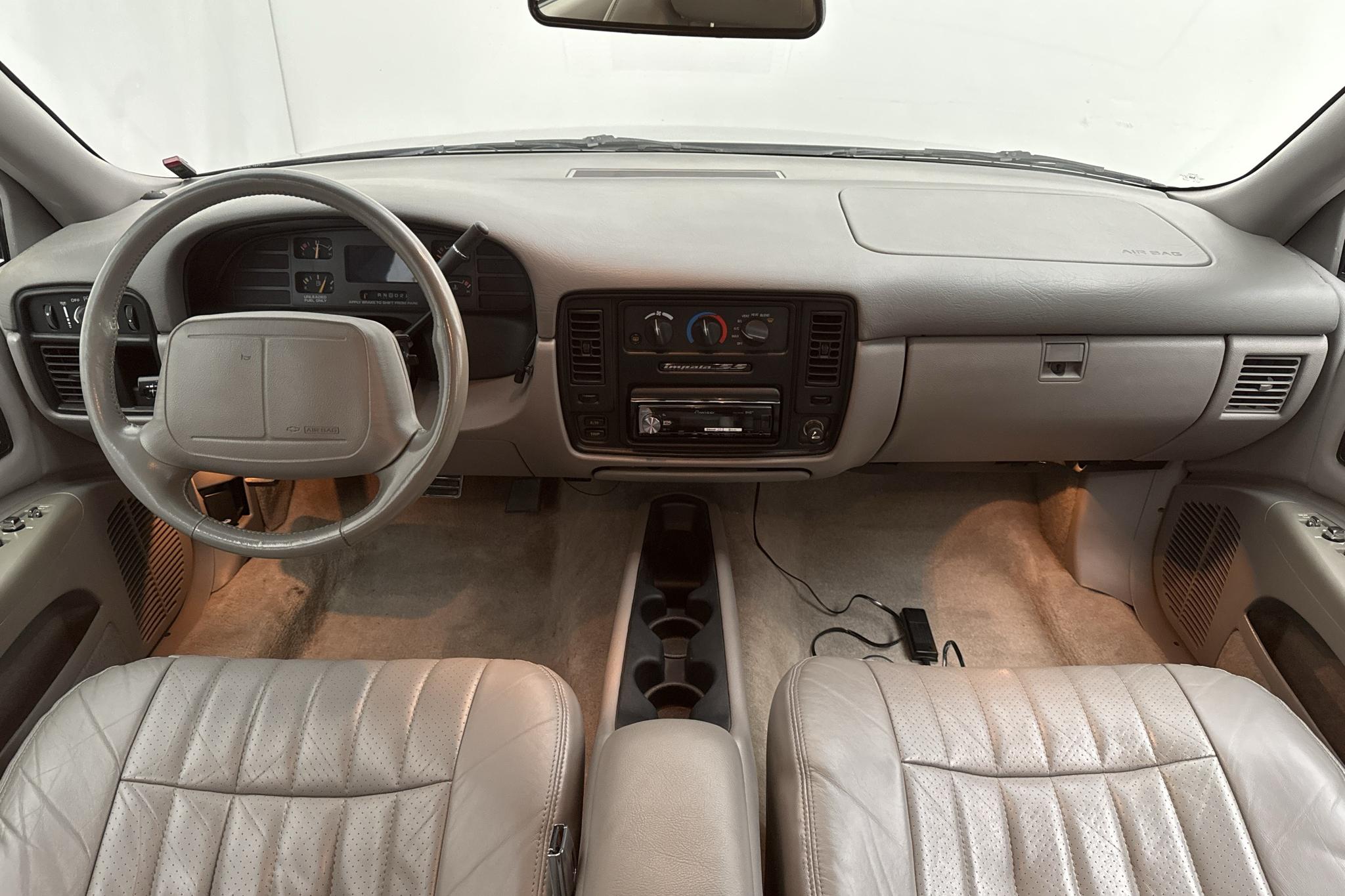 Chevrolet Impala SS 5.7 V8 (265hk) - 117 210 km - Automaattinen - Dark Red - 1995