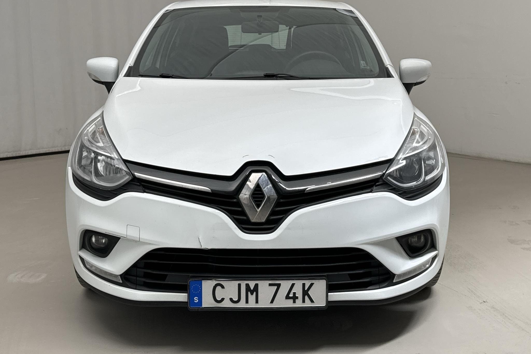 Renault Clio IV 0.9 TCe 90 5dr (90hk) - 9 363 mil - Manuell - vit - 2020