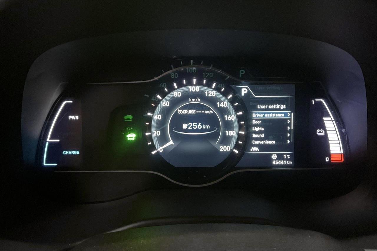 Hyundai Kona Electric Long Range 64kWh (204hk) - 45 450 km - Automatyczna - szary - 2020