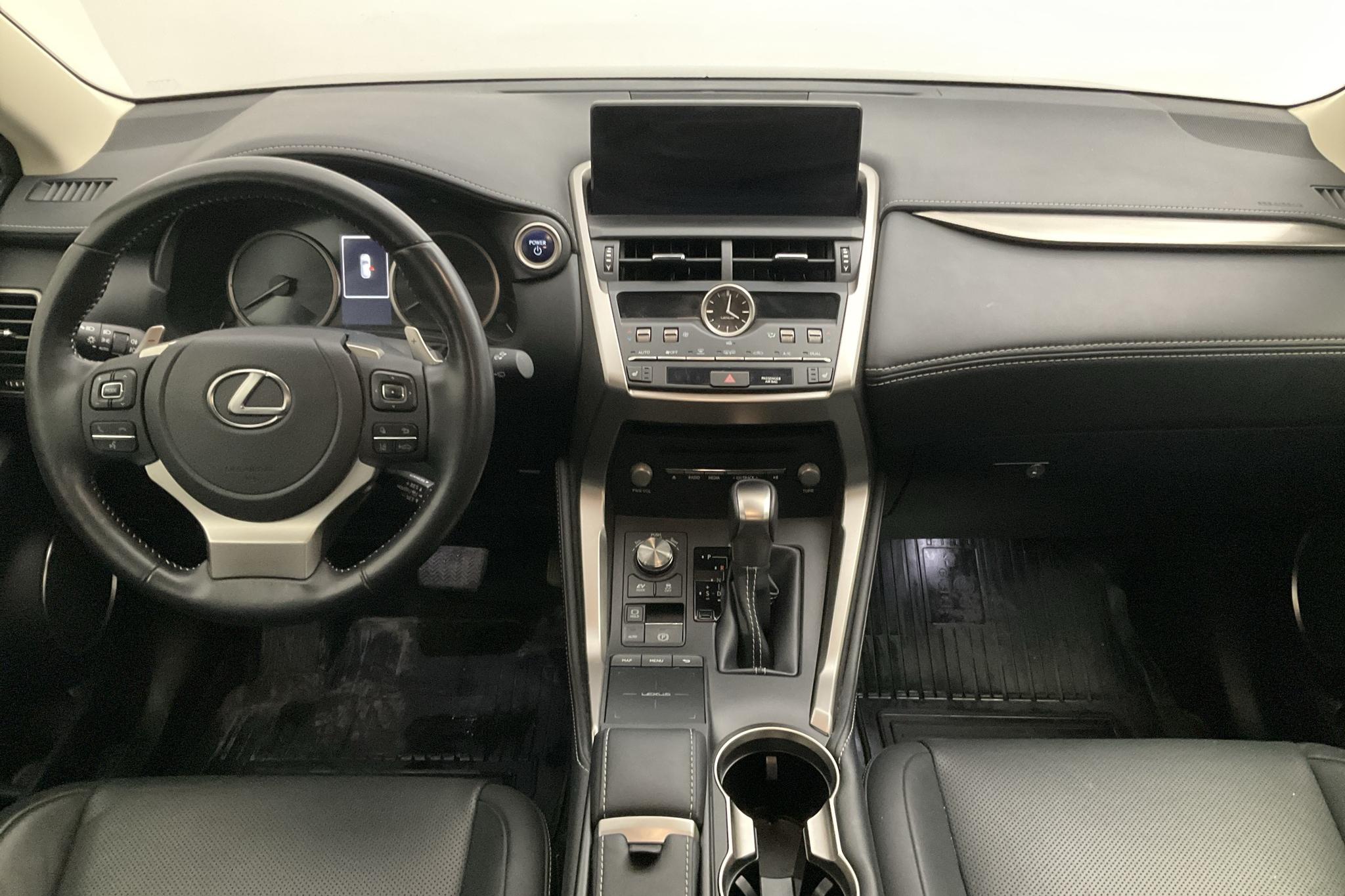 Lexus NX 300h AWD (197hk) - 4 336 mil - Automat - grå - 2021