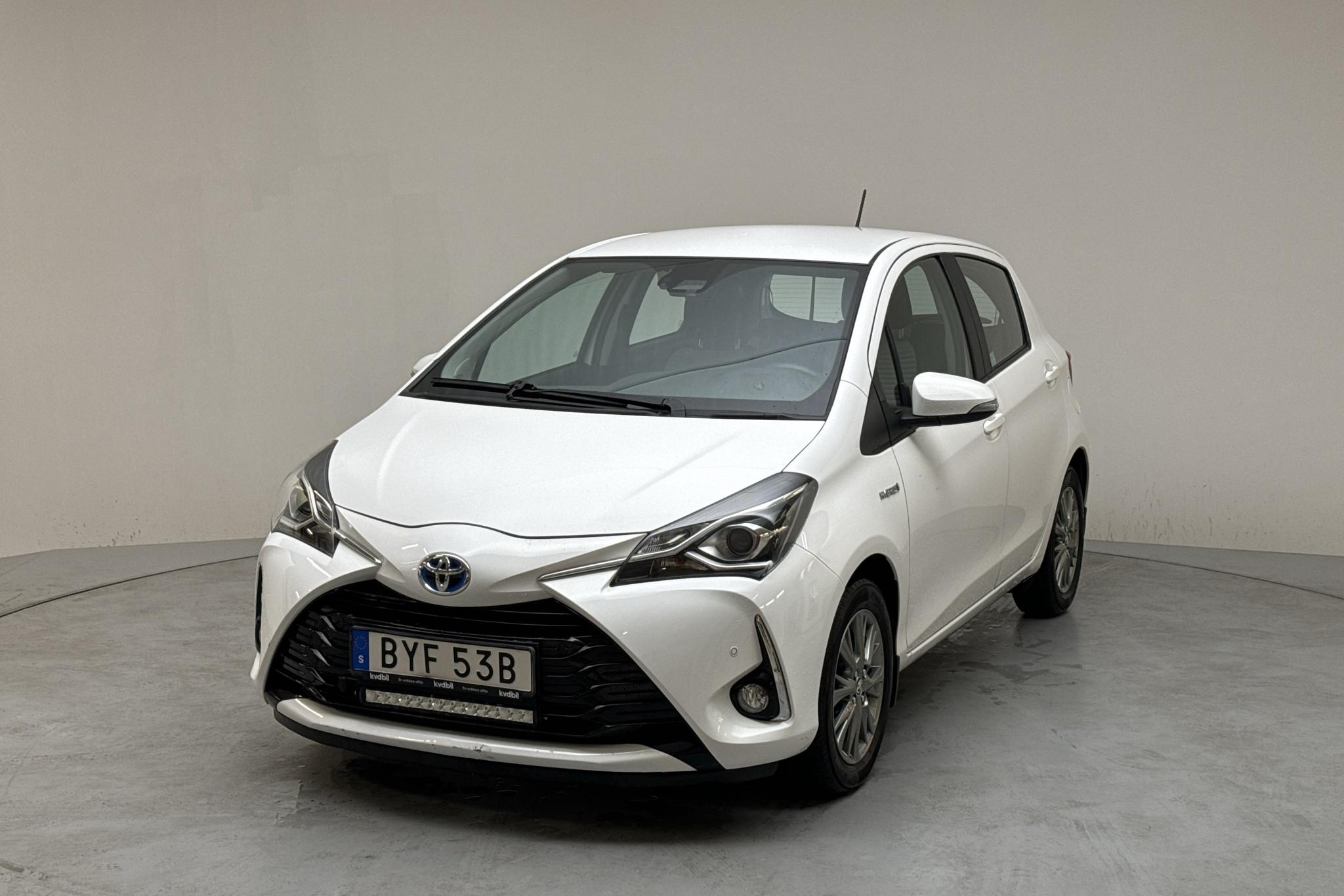 Toyota Yaris 1.5 Hybrid 5dr (101hk) - 7 691 mil - Automat - vit - 2019