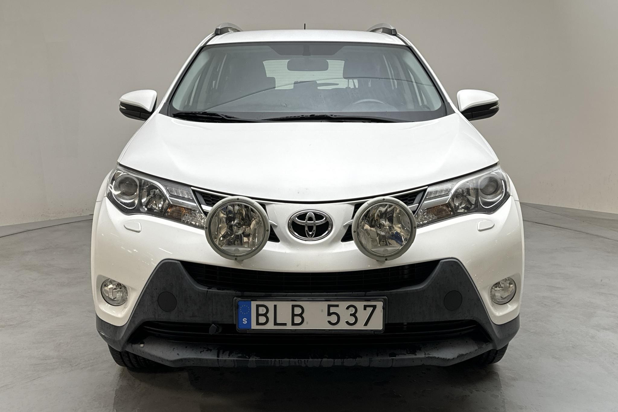 Toyota RAV4 2.0 VVT-i (151hk) - 126 880 km - Manual - white - 2013