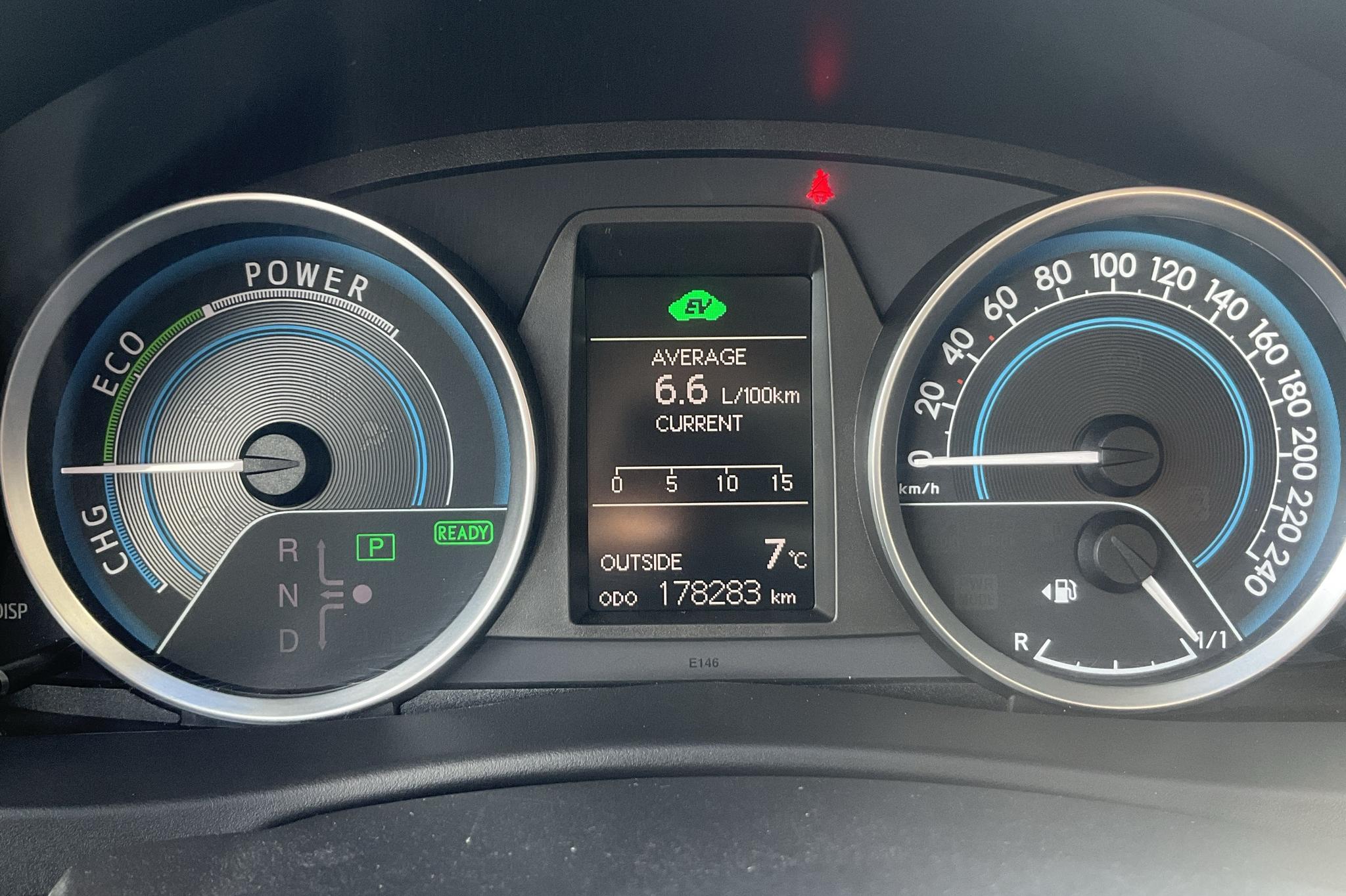 Toyota Auris 1.8 HSD 5dr (99hk) - 178 280 km - Automaatne - valge - 2015