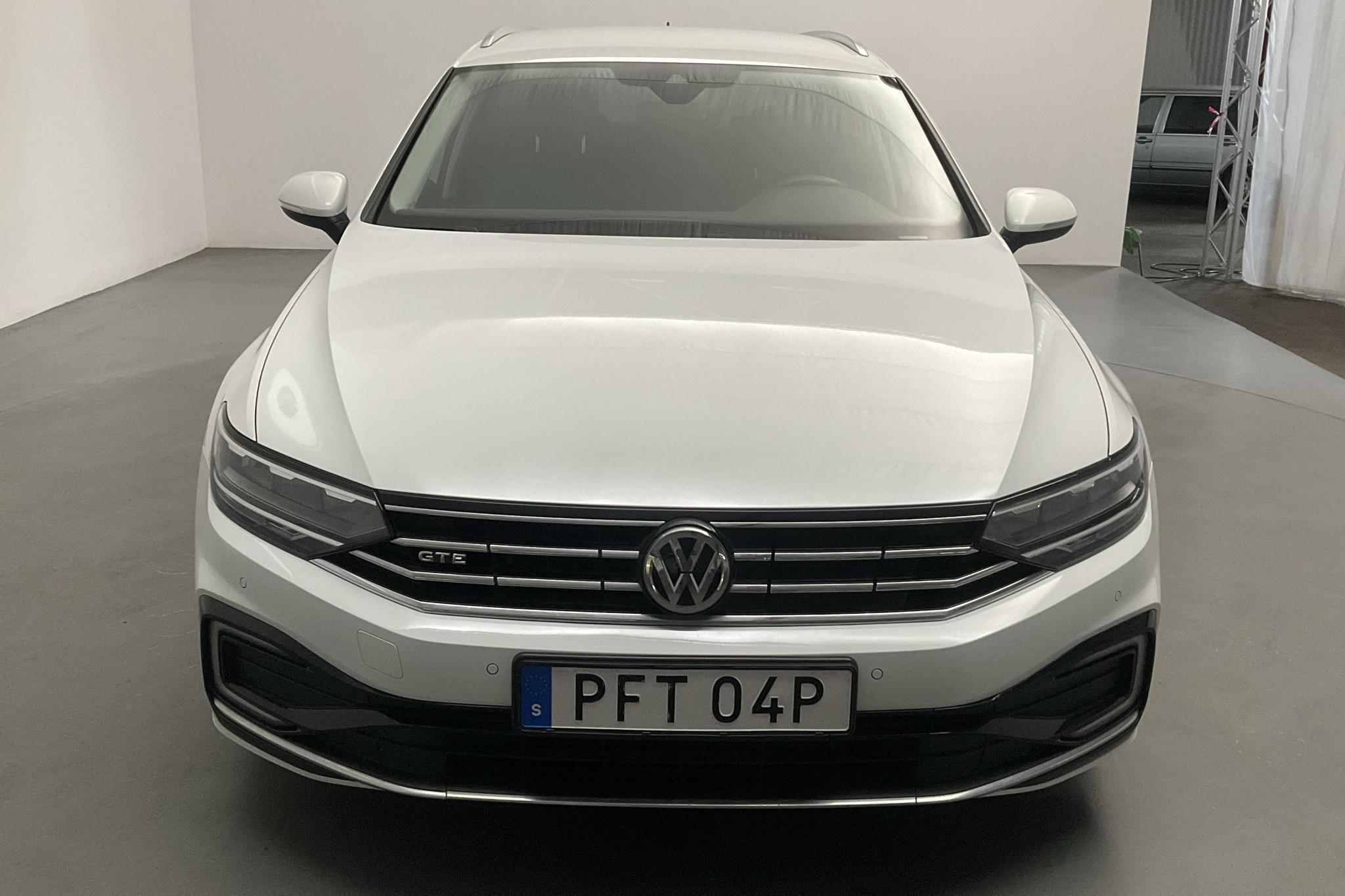 VW Passat 1.4 GTE Sportscombi (218hk) - 11 634 mil - Automat - vit - 2020