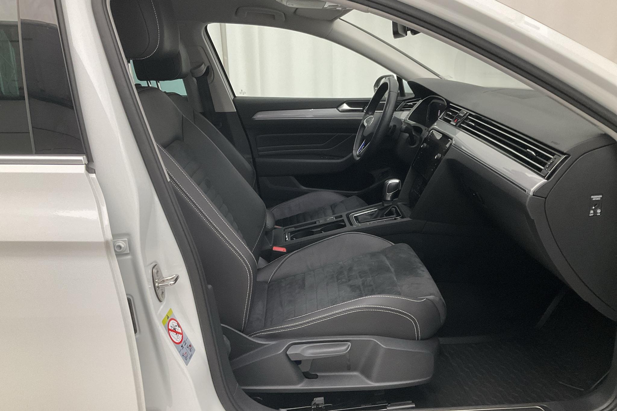 VW Passat 1.4 GTE Sportscombi (218hk) - 60 250 km - Automatic - white - 2021