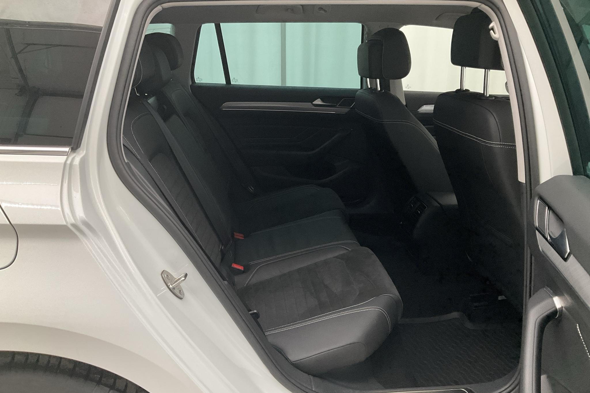 VW Passat 1.4 GTE Sportscombi (218hk) - 6 025 mil - Automat - vit - 2021