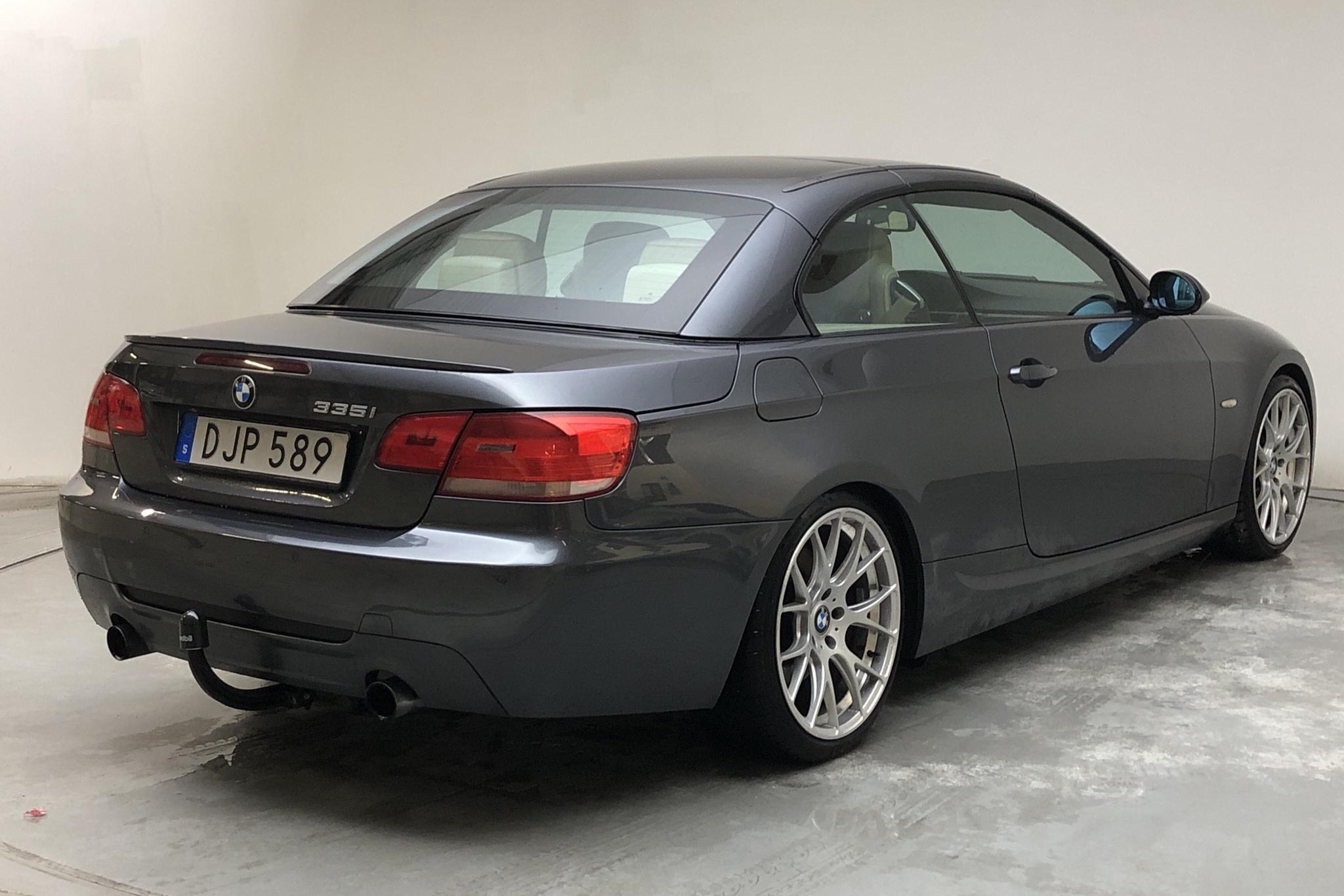 BMW 335i Cabriolet, E93 (306hk) - 17 630 mil - Manuell - Dark Grey - 2007