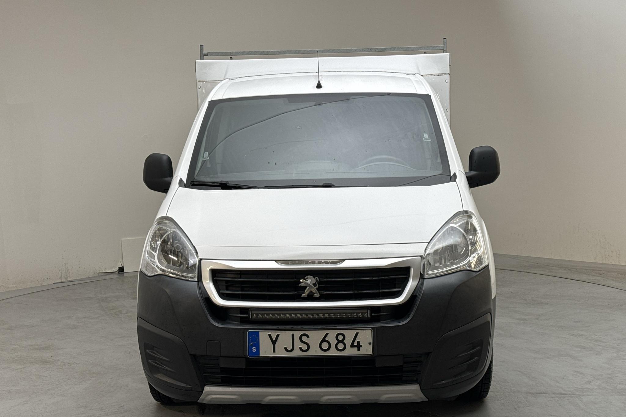 Peugeot Partner Pickup 1.6 BlueHDi 99hk - 9 330 mil - Manuell - vit - 2017