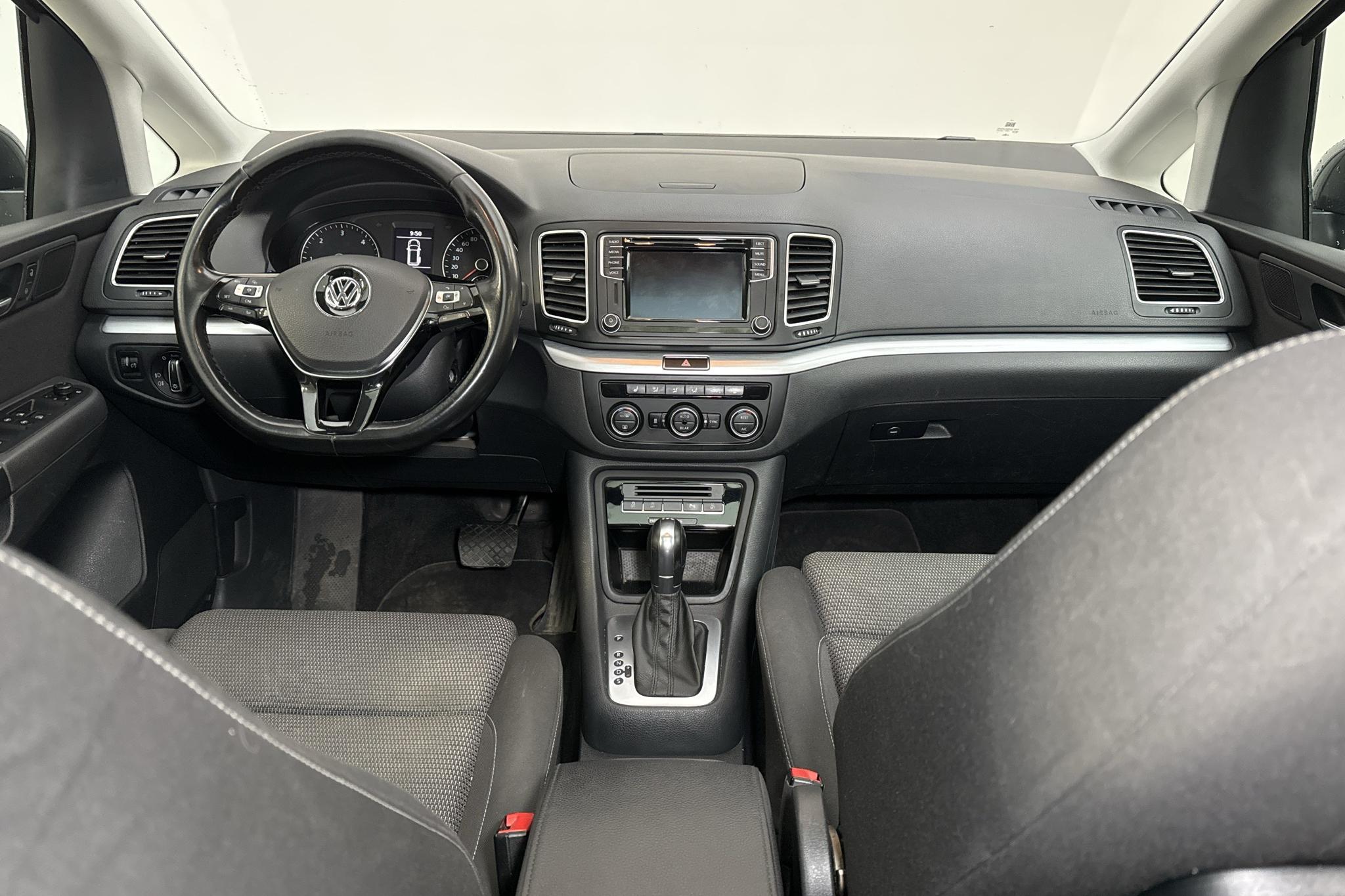 VW Sharan 2.0 TDI (150hk) - 210 790 km - Automatic - Dark Grey - 2016