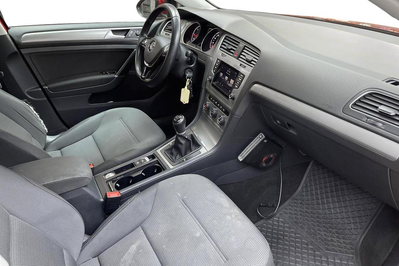 VW Golf VII 1.6 TDI BlueMotion Technology Sportscombi 4Motion (105hk) - 18 991 mil - Manuell - röd - 2015