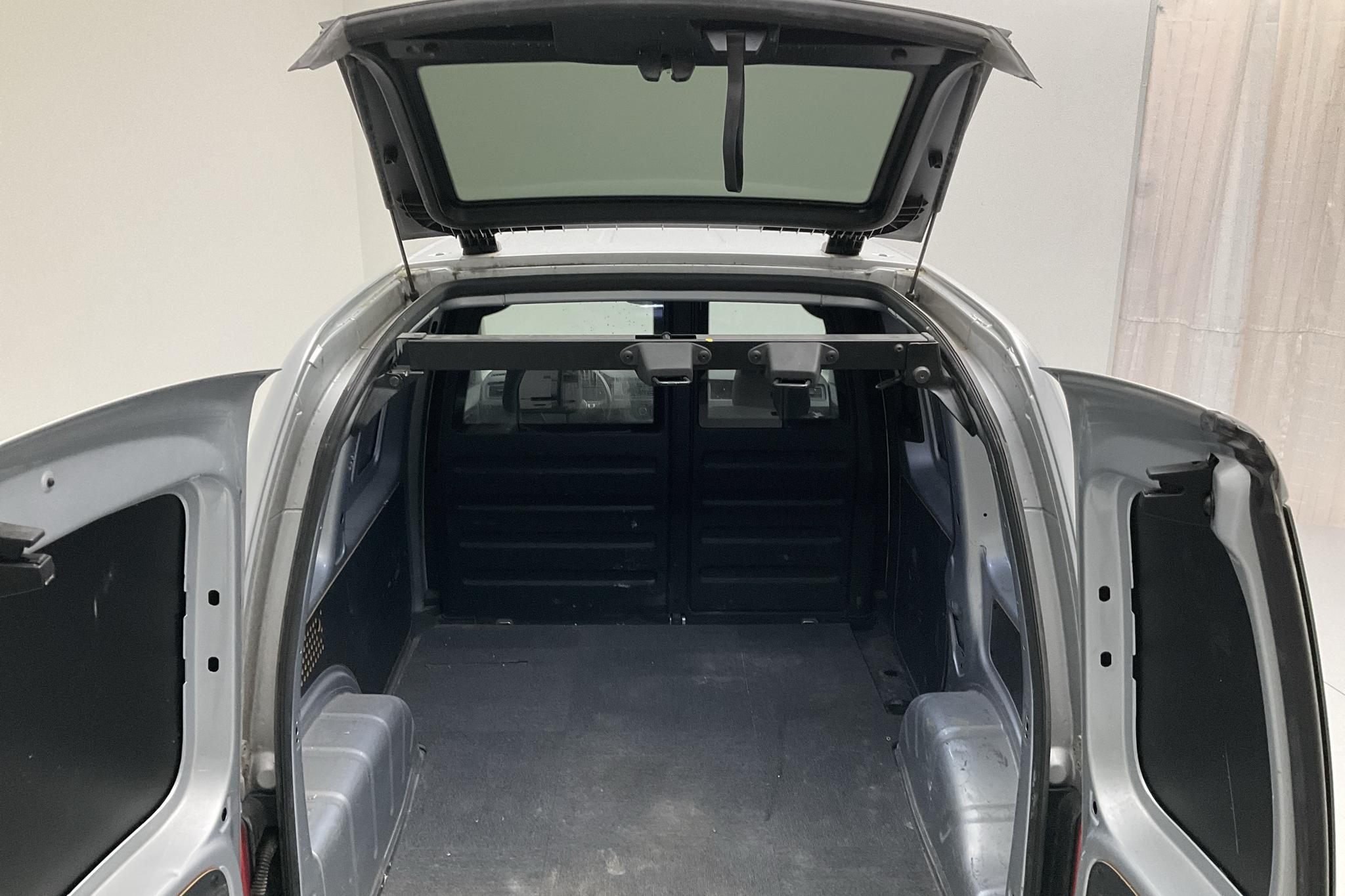 VW Caddy 1.2 TSI Skåp (84hk) - 81 120 km - Manual - silver - 2019