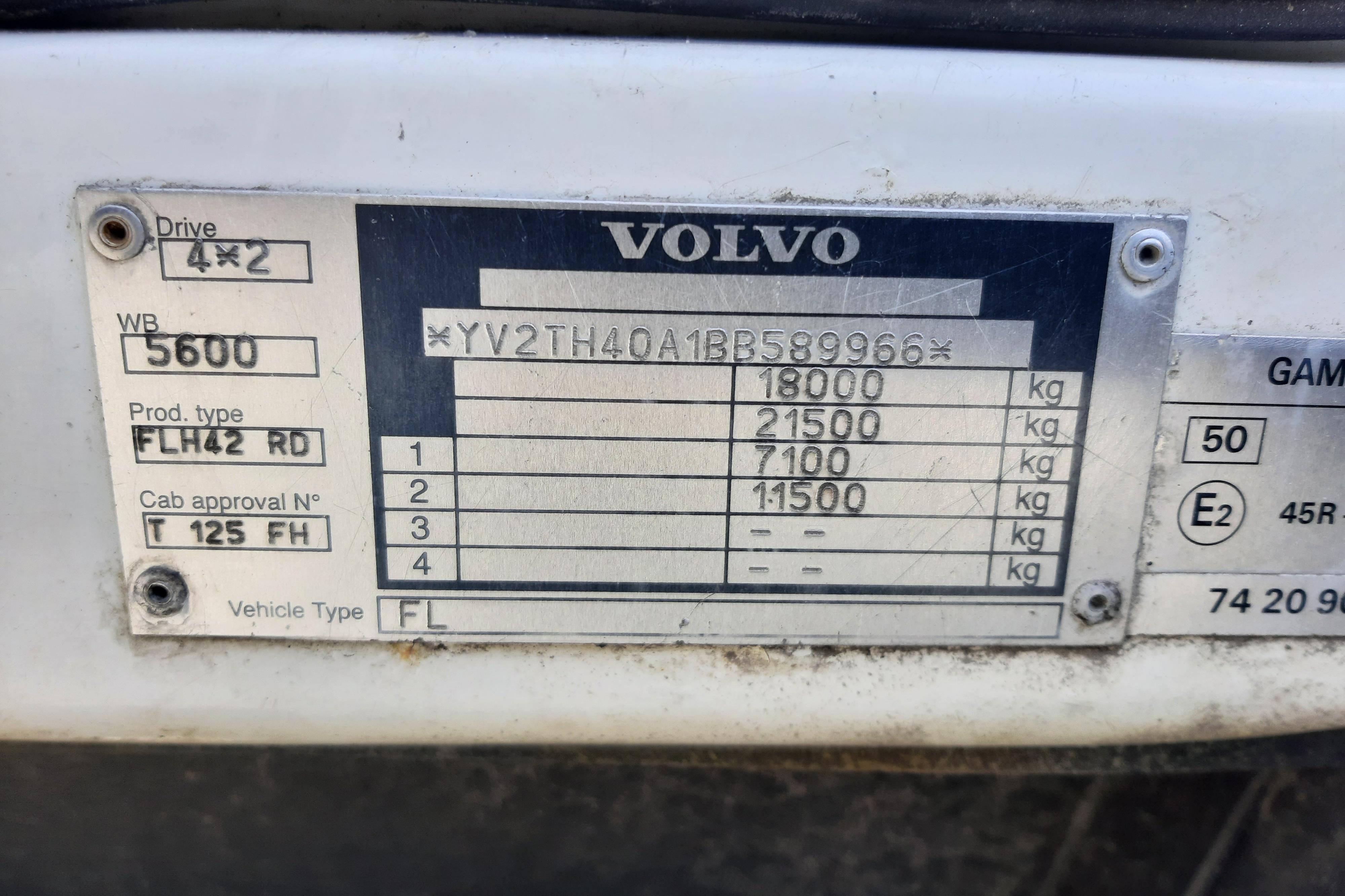 Volvo FL260 - 486 778 km - Automaattinen - valkoinen - 2011