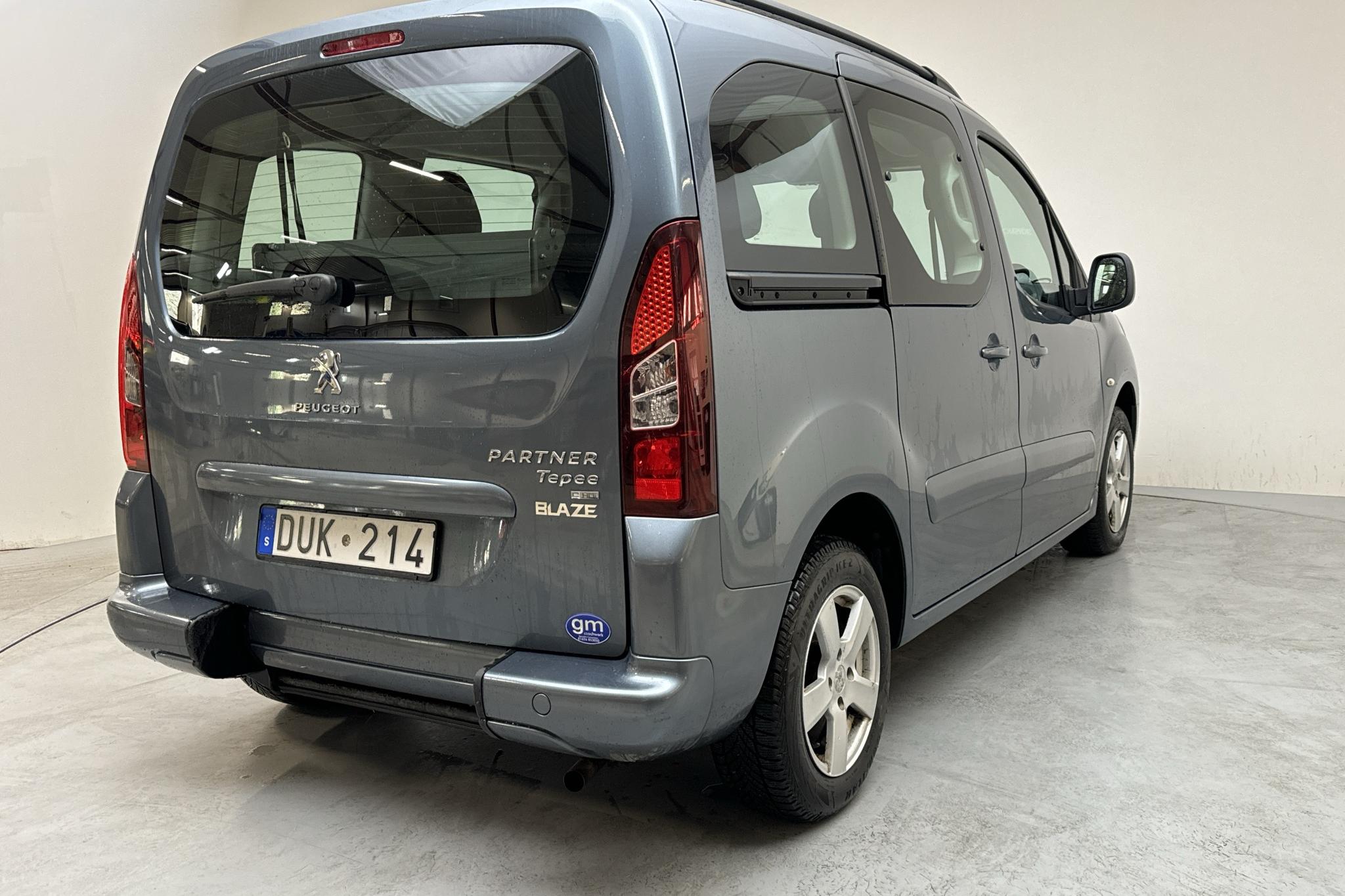 Peugeot Partner Tapee 1.6 HDi (92hk) - 33 060 km - Automatic - gray - 2012