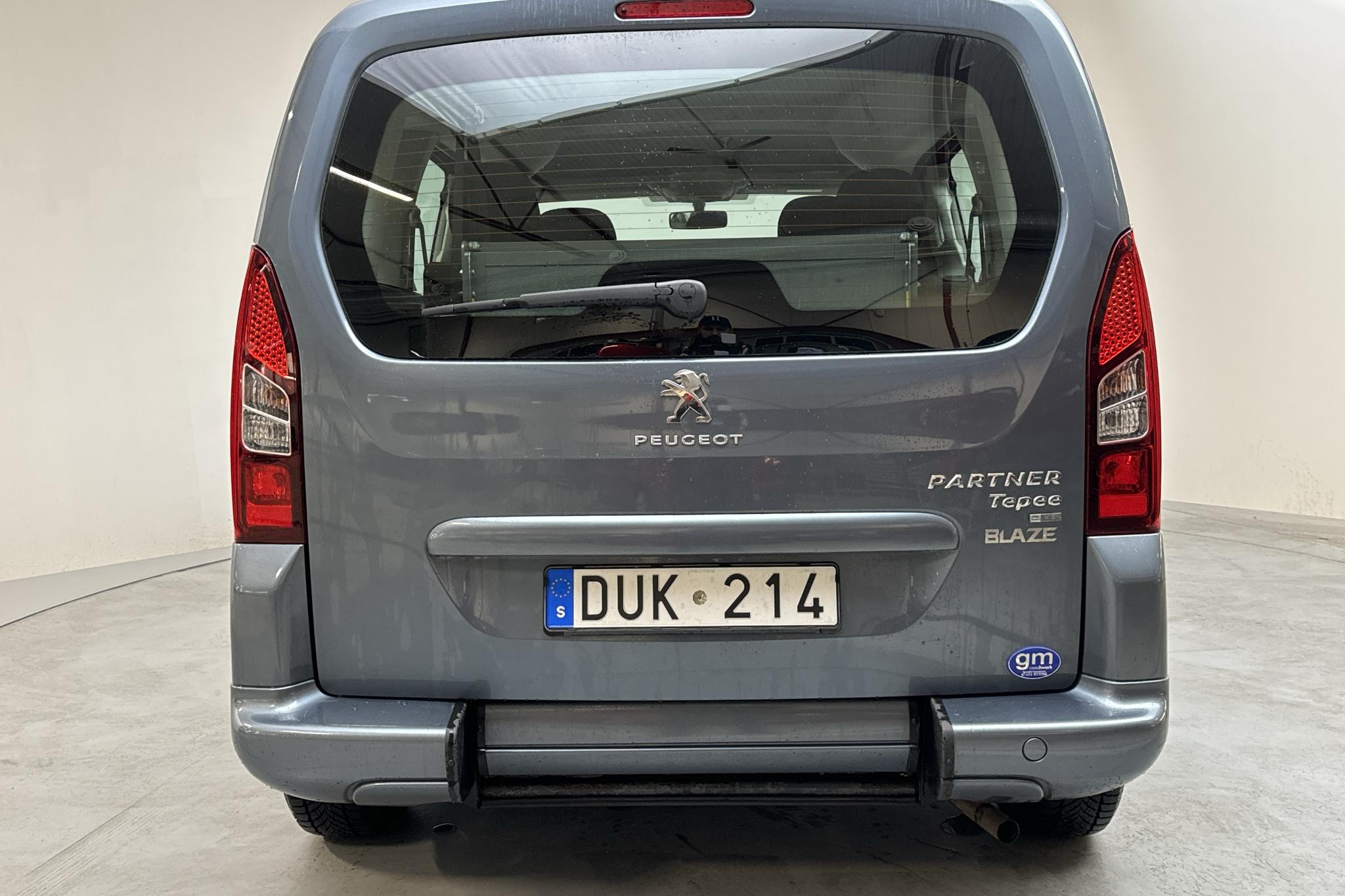 Peugeot Partner Tapee 1.6 HDi (92hk) - 3 306 mil - Automat - grå - 2012