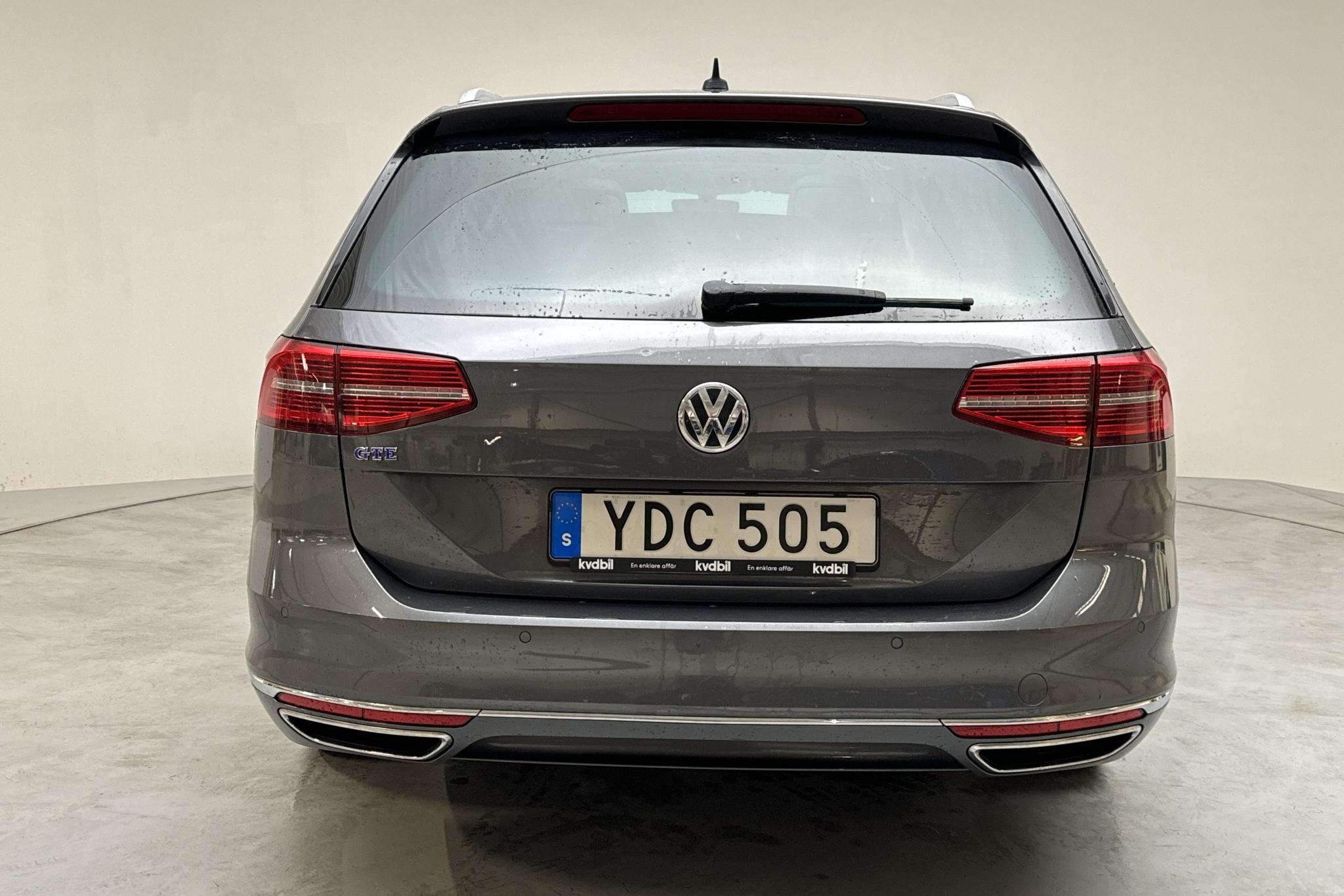 VW Passat 1.4 Plug-in-Hybrid Sportscombi (218hk) - 177 280 km - Automatyczna - Dark Grey - 2016