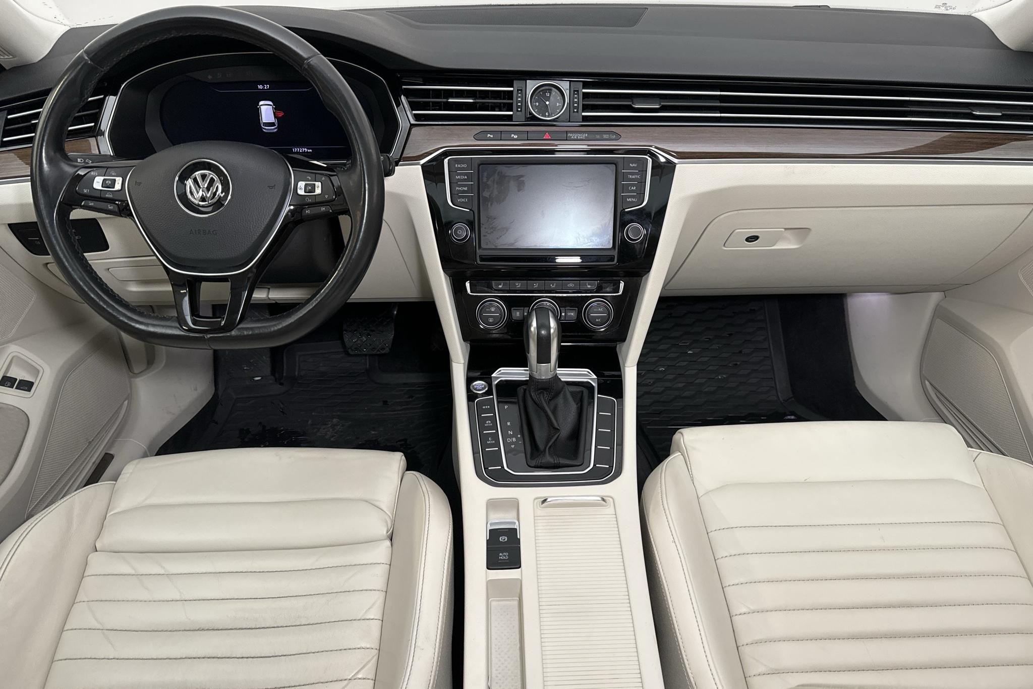 VW Passat 1.4 Plug-in-Hybrid Sportscombi (218hk) - 17 728 mil - Automat - Dark Grey - 2016