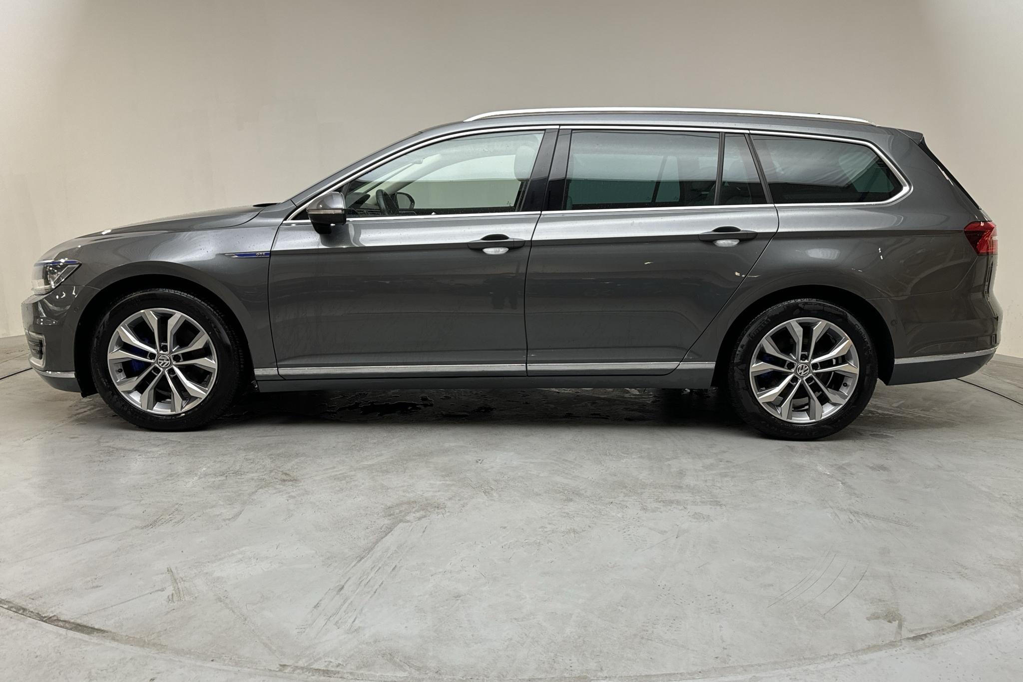 VW Passat 1.4 Plug-in-Hybrid Sportscombi (218hk) - 177 280 km - Automatic - Dark Grey - 2016