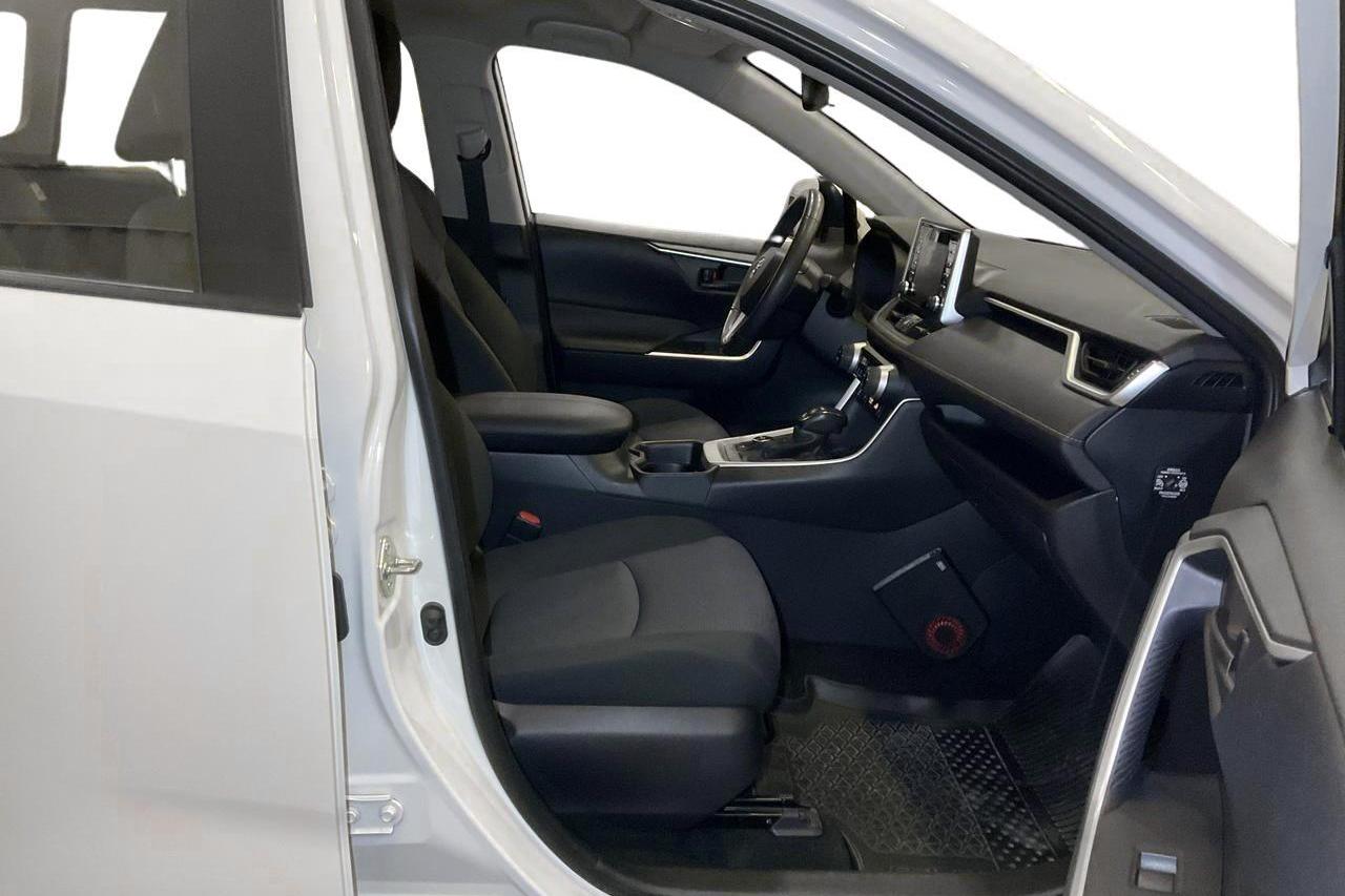 Toyota RAV4 2.5 HSD AWD (222hk) - 4 089 mil - Automat - vit - 2019