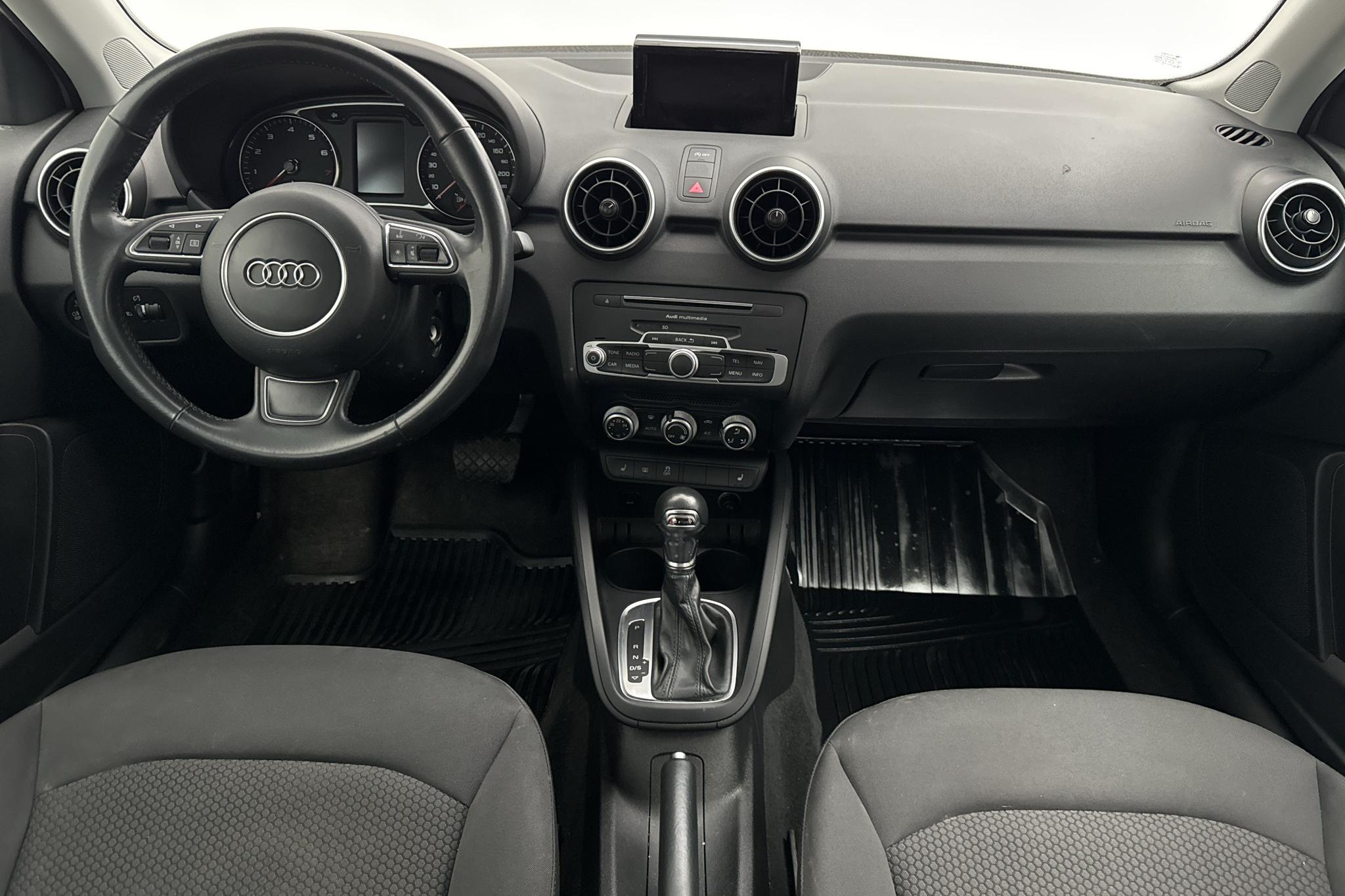 Audi A1 1.0 TFSI Sportback (95hk) - 81 750 km - Automatyczna - biały - 2017