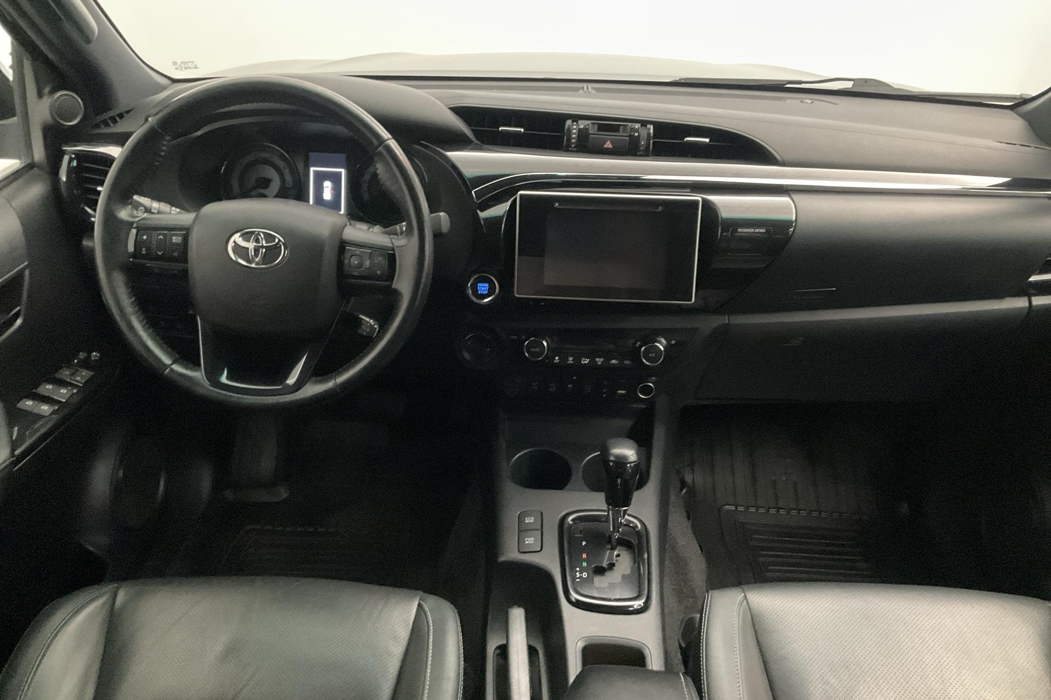 Toyota Hilux 2.4 D 4WD (150hk) - 125 770 km - Automaattinen - musta - 2019