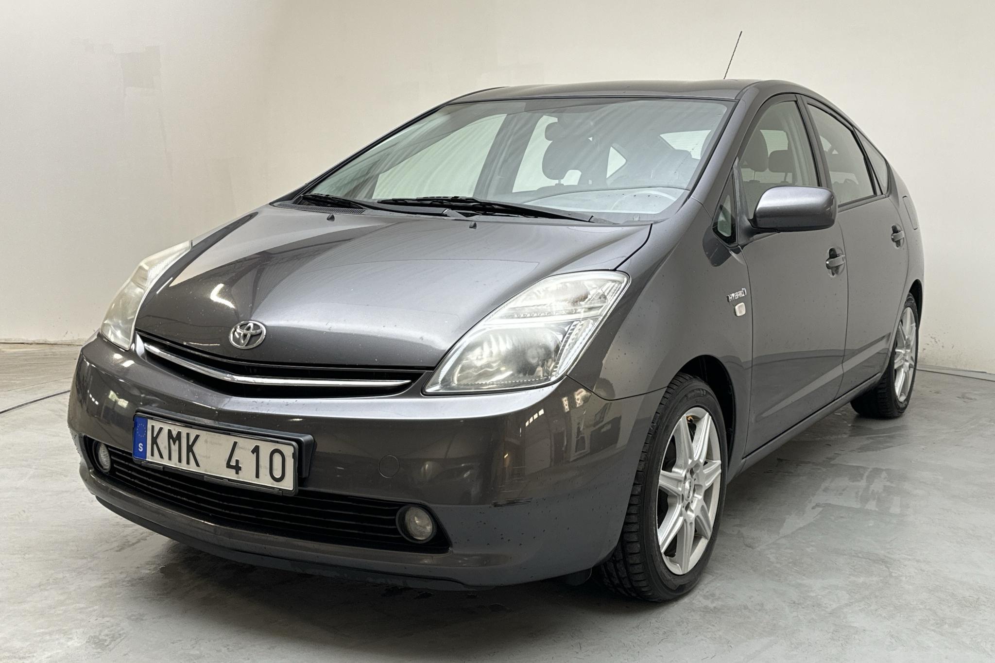 Toyota Prius 1.5 Hybrid (78hk) - 20 398 mil - Automat - grå - 2009
