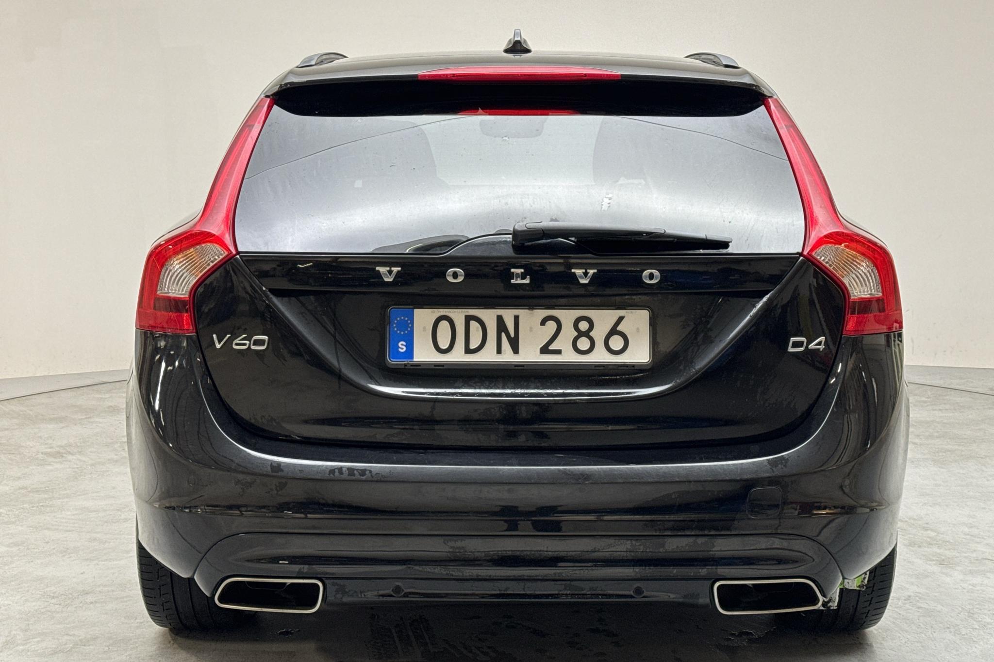 Volvo V60 D4 (190hk) - 166 360 km - Automatyczna - czarny - 2017