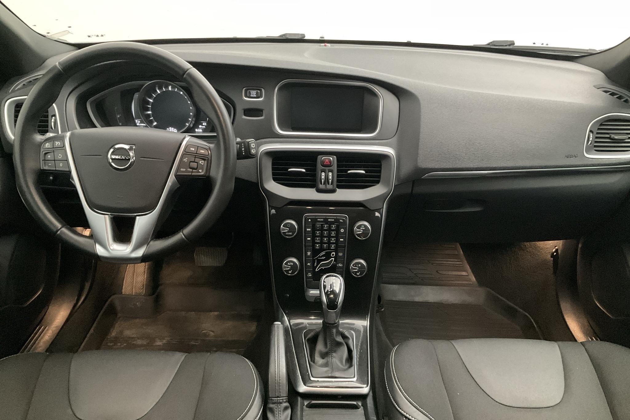 Volvo V40 T3 (152hk) - 11 679 mil - Automat - grå - 2018