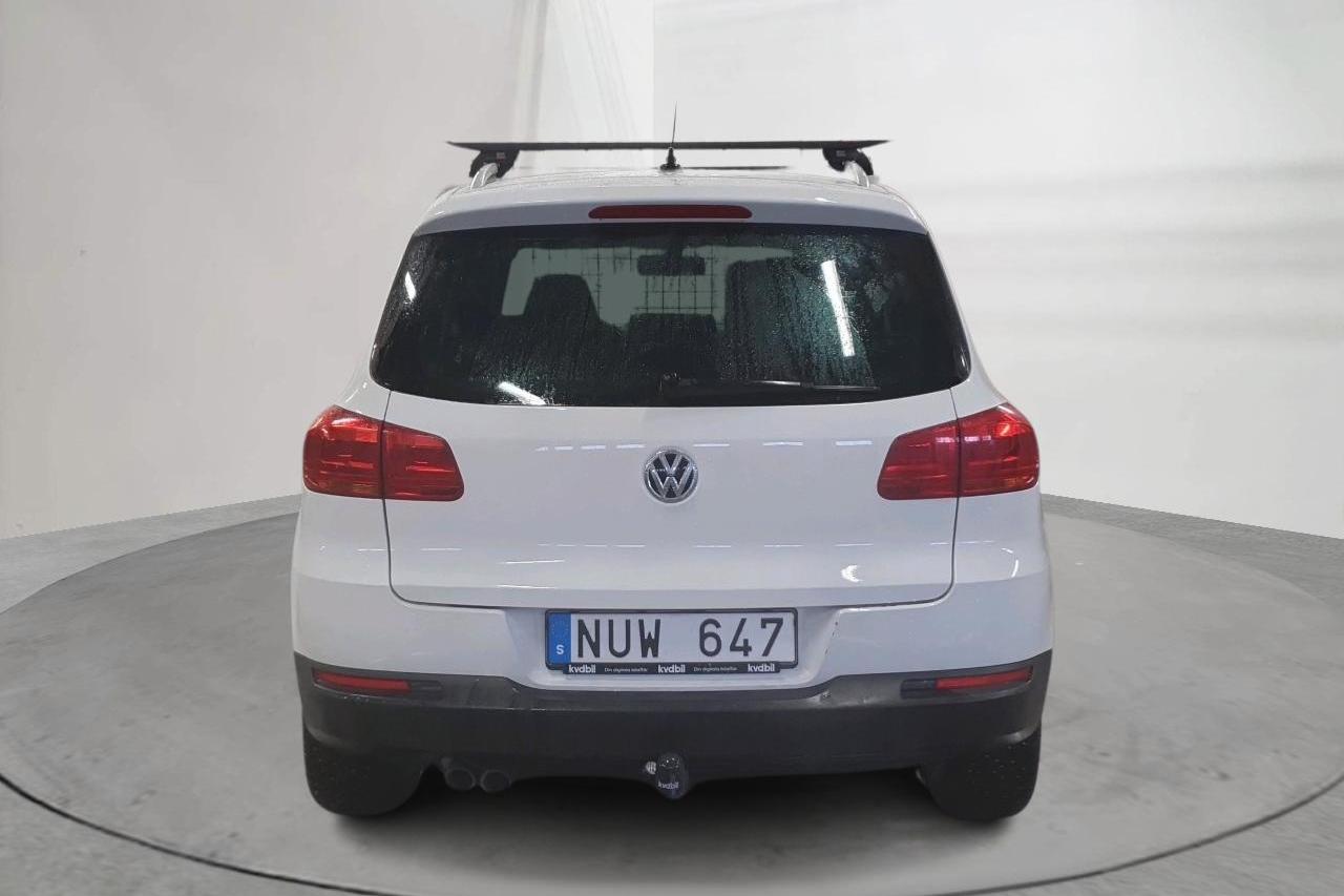 VW Tiguan 2.0 TDI 4MOTION BlueMotion Technology (177hk) - 336 390 km - Automatyczna - biały - 2013