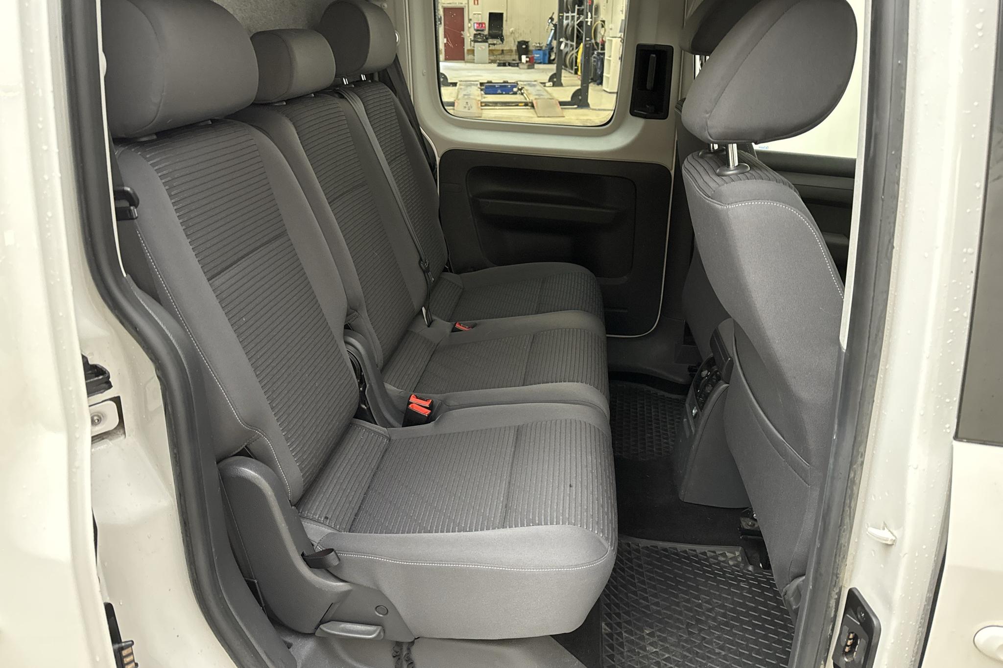VW Caddy Life Maxi 2.0 TDI 4Motion (110hk) - 17 538 mil - Manuell - vit - 2013