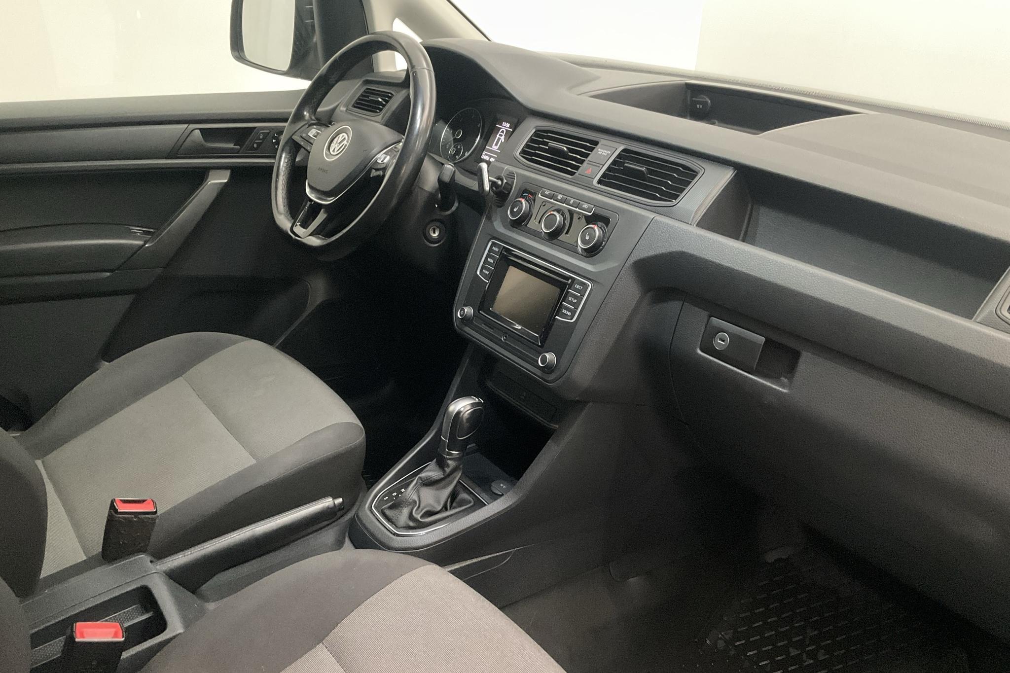 VW Caddy 2.0 TDI Maxi Skåp (102hk) - 12 445 mil - Automat - vit - 2018
