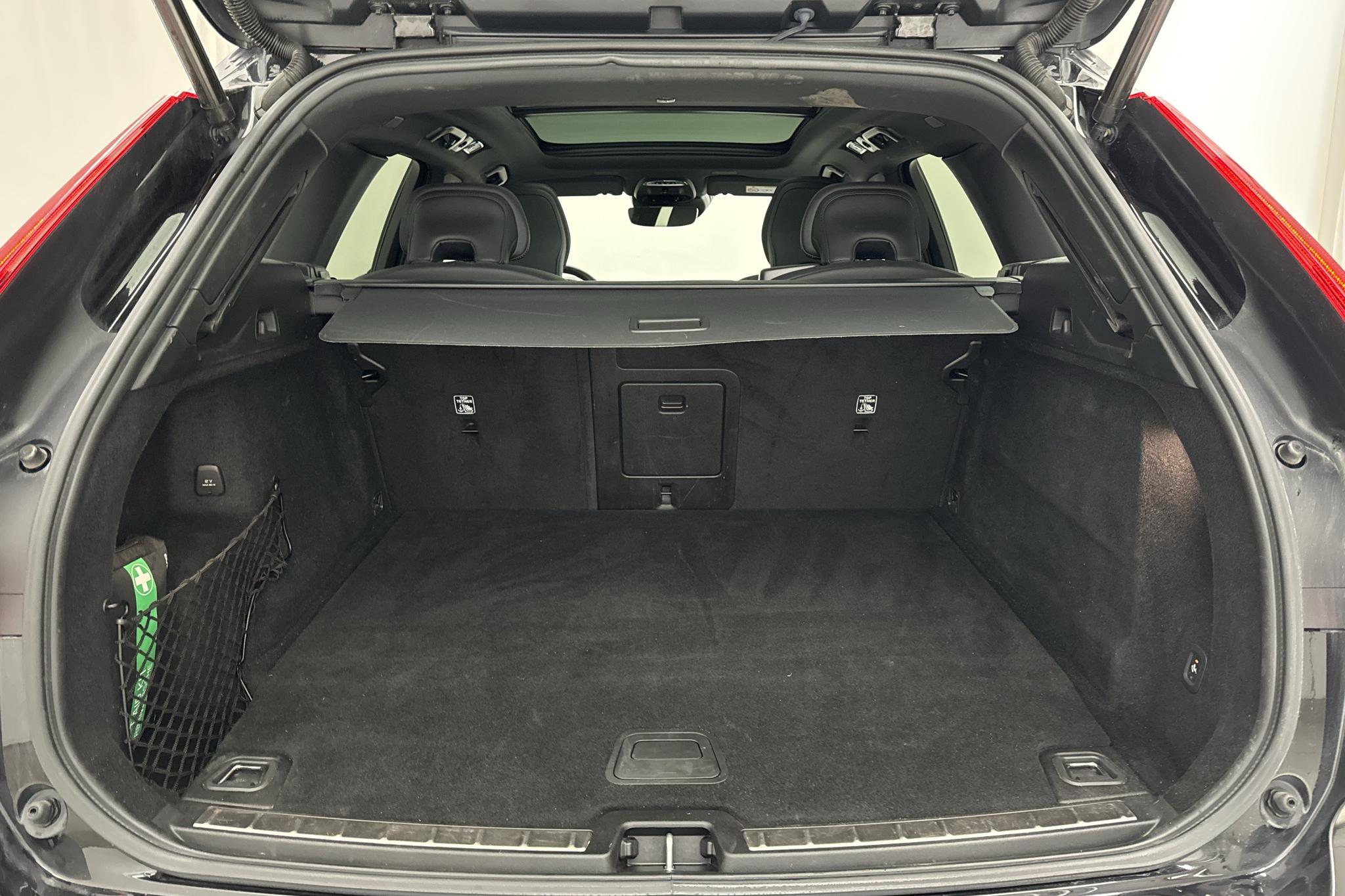 Volvo XC60 T6 AWD Recharge (340hk) - 68 530 km - Automatic - black - 2021