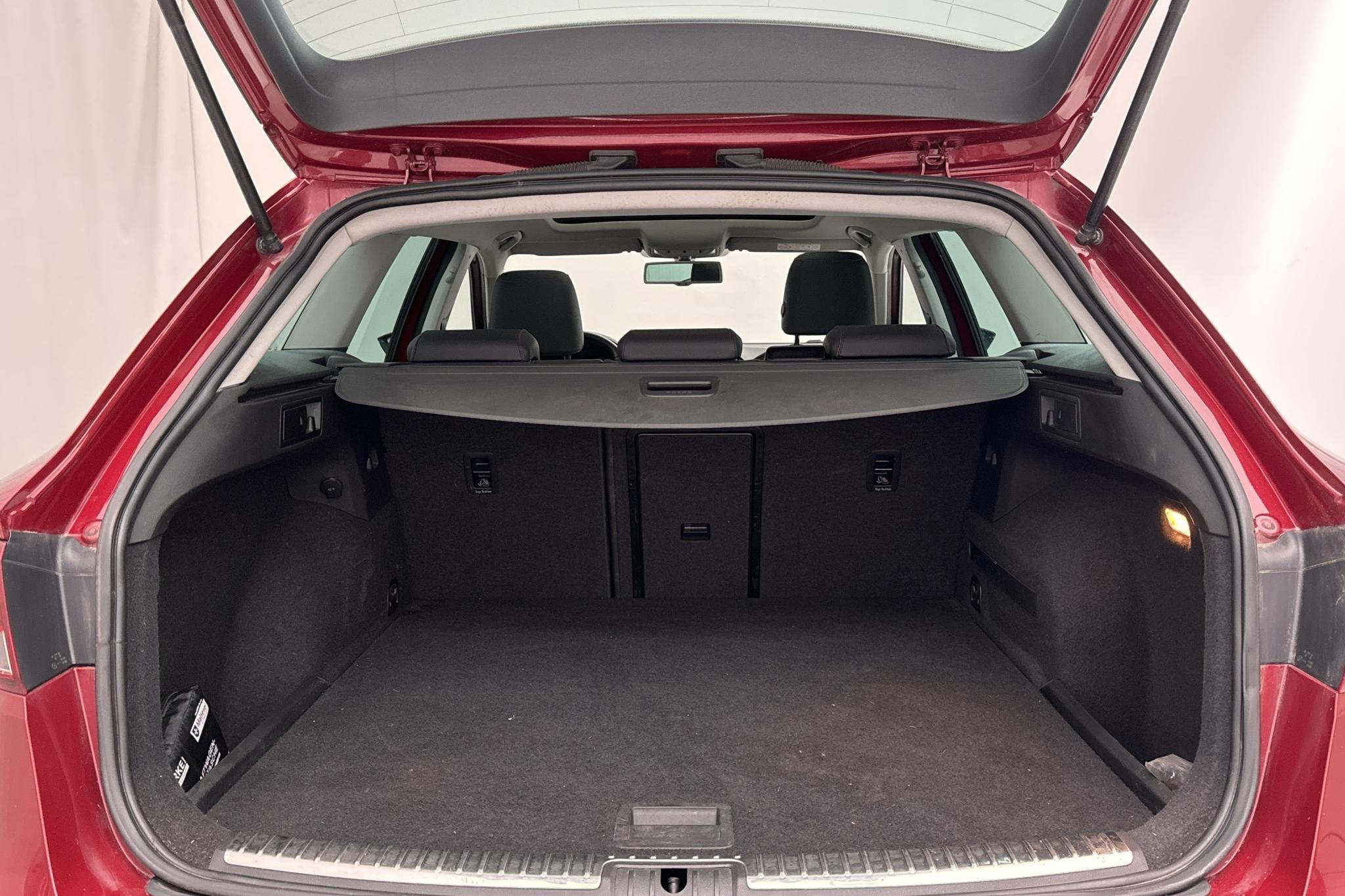 Seat Leon 2.0 TDI ST (184hk) - 117 210 km - Automaatne - punane - 2015