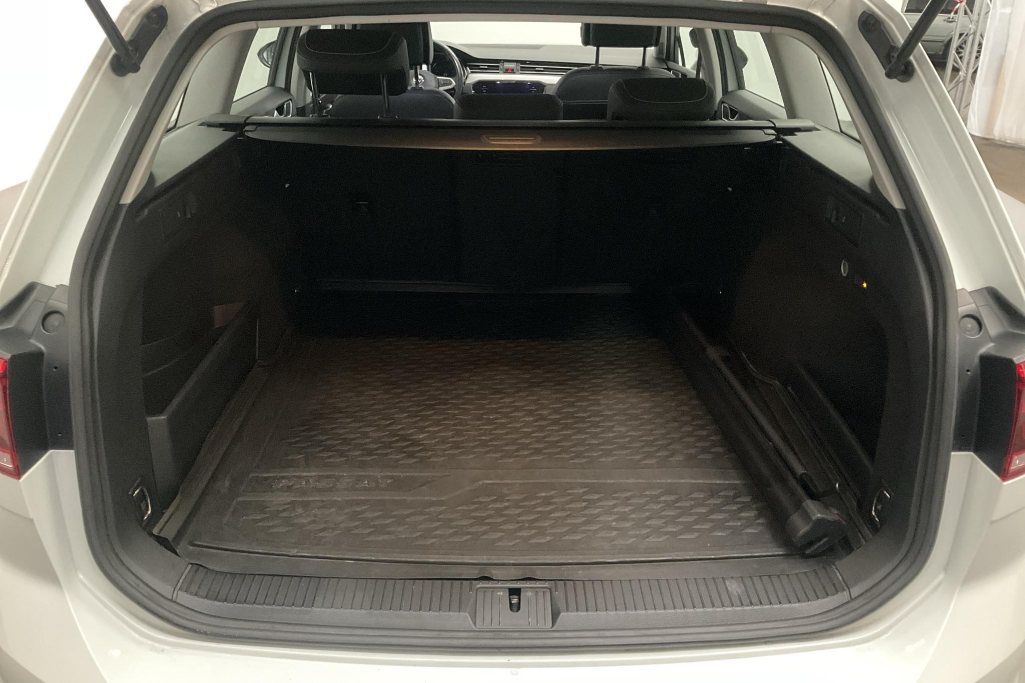 VW Passat 1.4 GTE Sportscombi (218hk) - 10 750 mil - Automat - vit - 2020