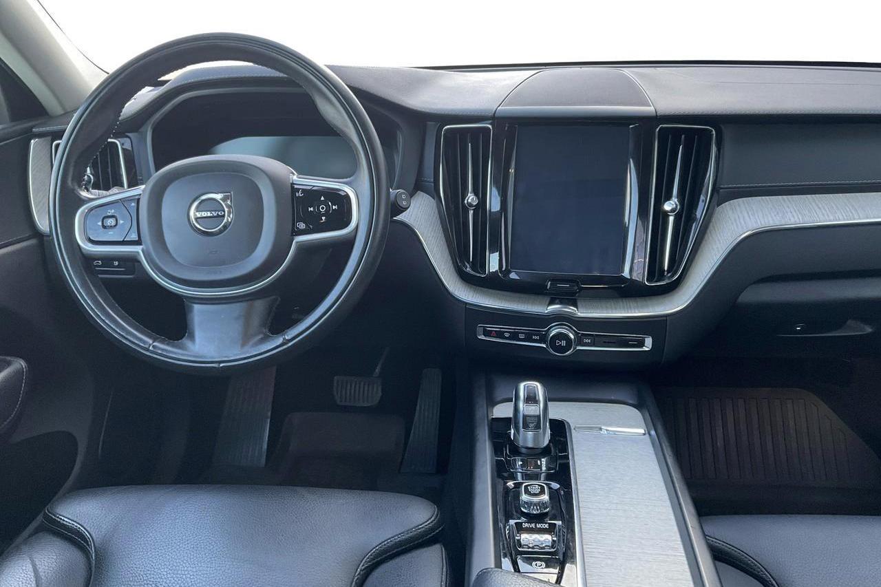 Volvo XC60 T8 AWD Recharge (390hk) - 9 318 mil - Automat - grå - 2019