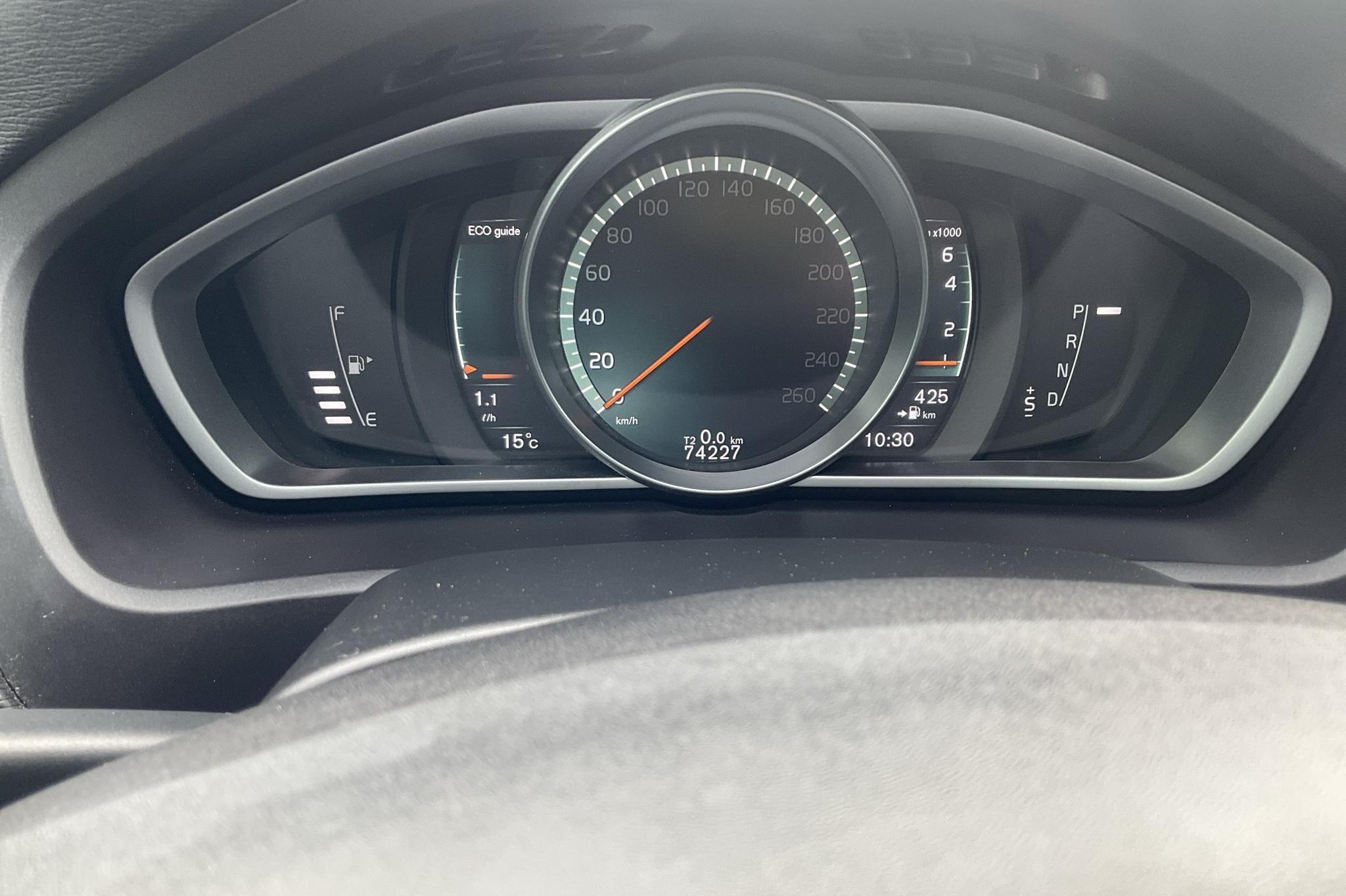 Volvo V40 Cross Country T3 (152hk) - 74 230 km - Automatic - black - 2019