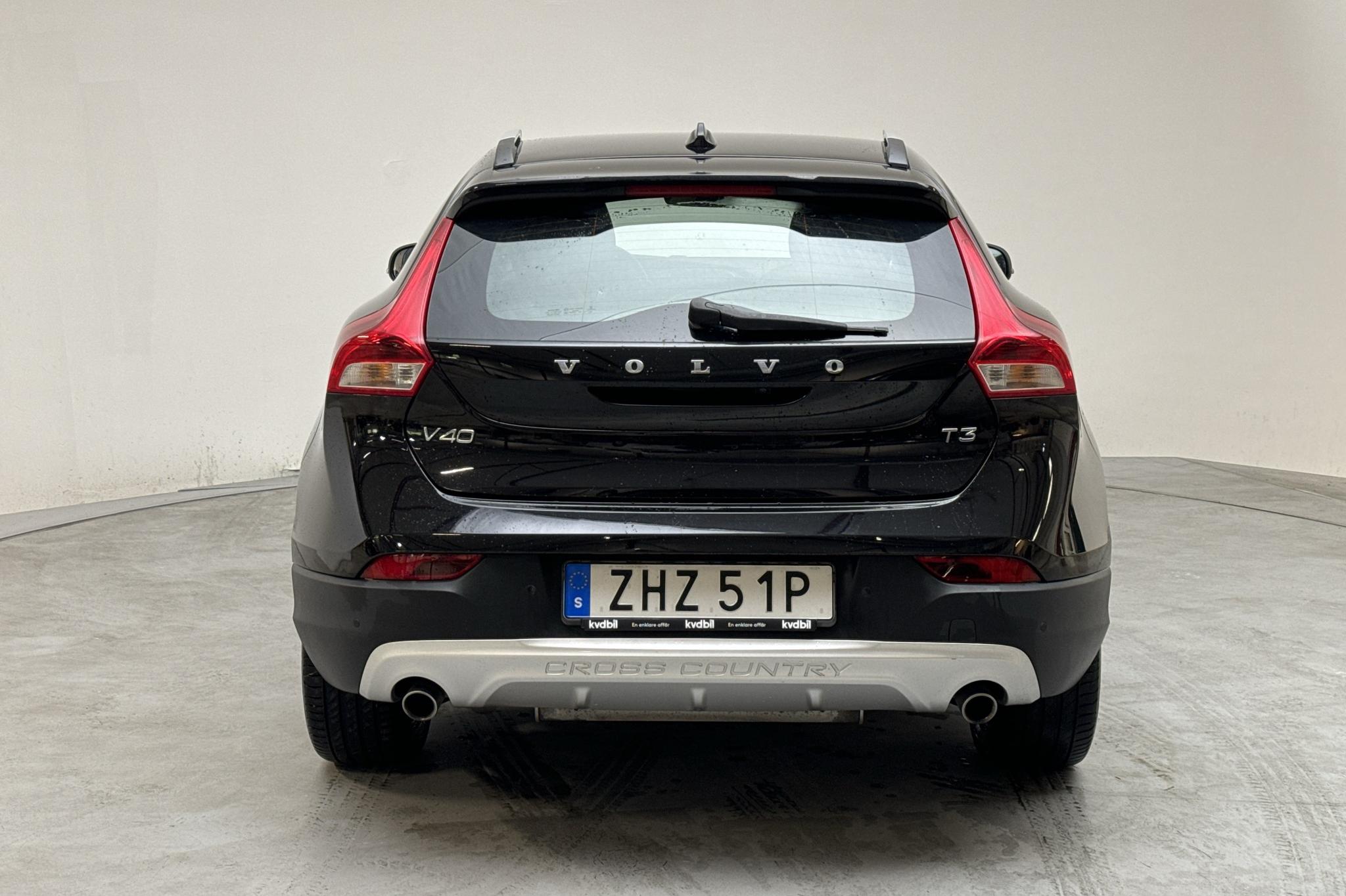 Volvo V40 Cross Country T3 (152hk) - 74 230 km - Automaatne - must - 2019