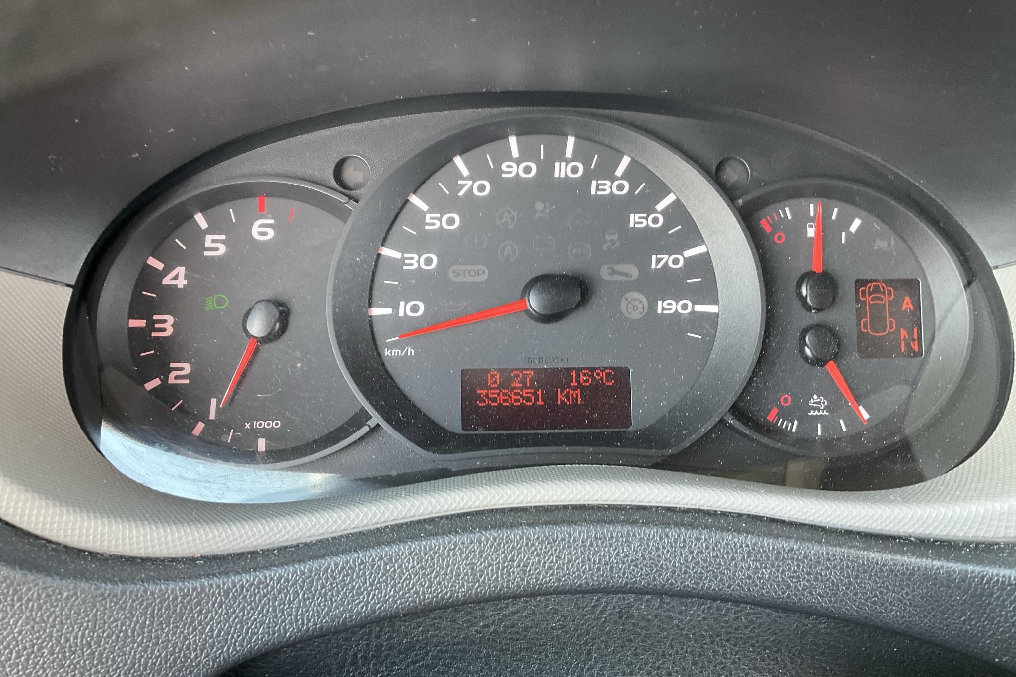 Renault Master Kombi 3.5 T 2.3 dCi (170HK) - 35 666 mil - Automat - vit - 2017