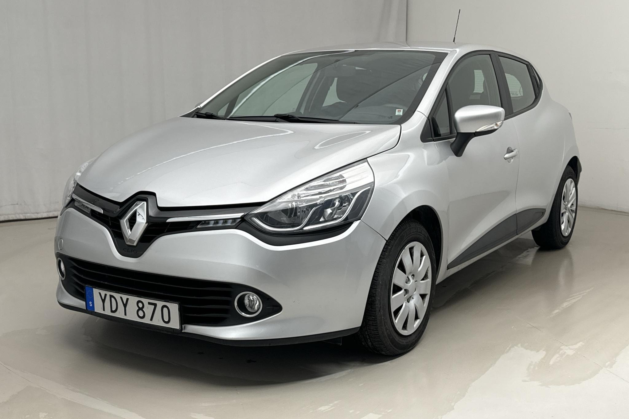 Renault Clio IV 0.9 TCe 90 5dr (90hk) - 7 121 mil - Manuell - silver - 2016