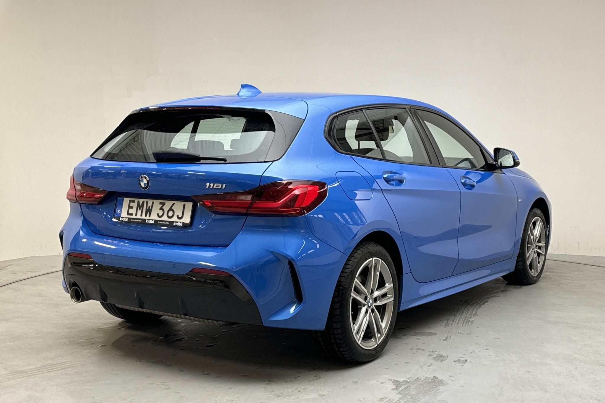 BMW 118i 5dr, F40 (140hk) - 47 530 km - Manual - blue - 2021