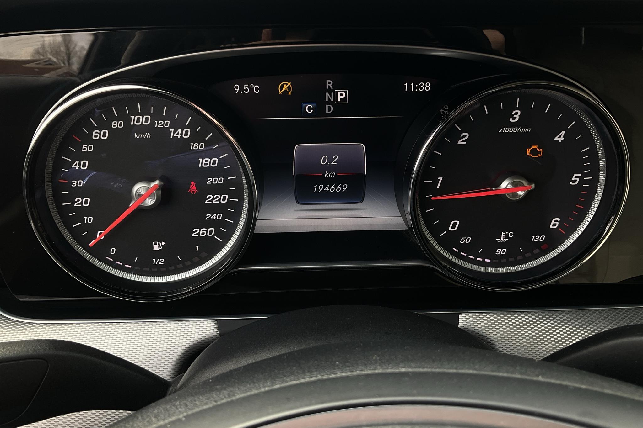 Mercedes E 220 d Sedan W213 (194hk) - 194 660 km - Automatyczna - czarny - 2017