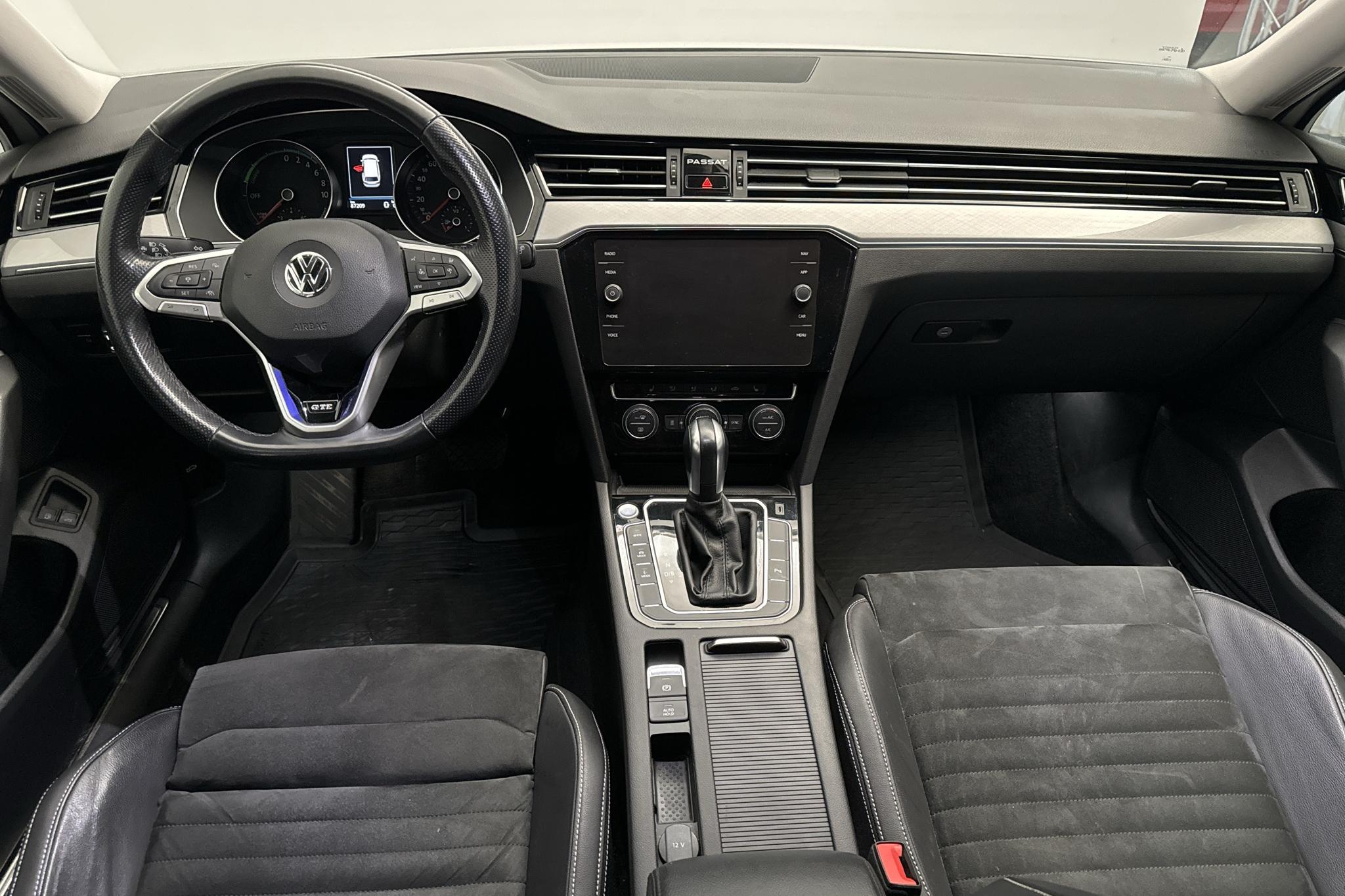 VW Passat 1.4 GTE Sportscombi (218hk) - 87 200 km - Automaattinen - valkoinen - 2020
