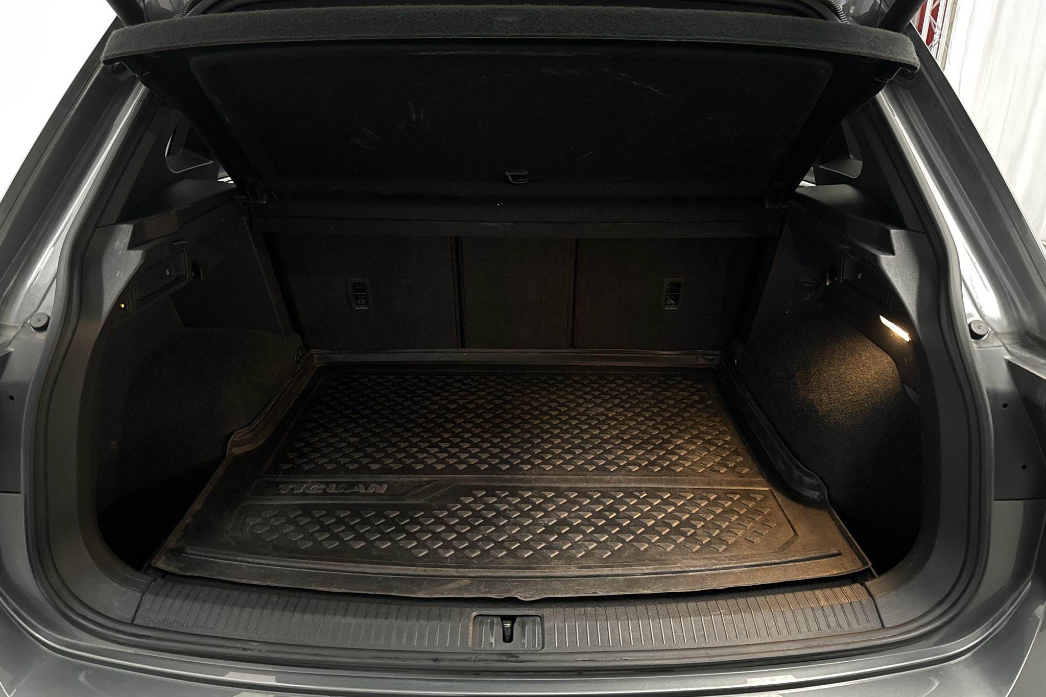 VW Tiguan 2.0 TDI 4MOTION (190hk) - 65 630 km - Automatyczna - Dark Grey - 2020