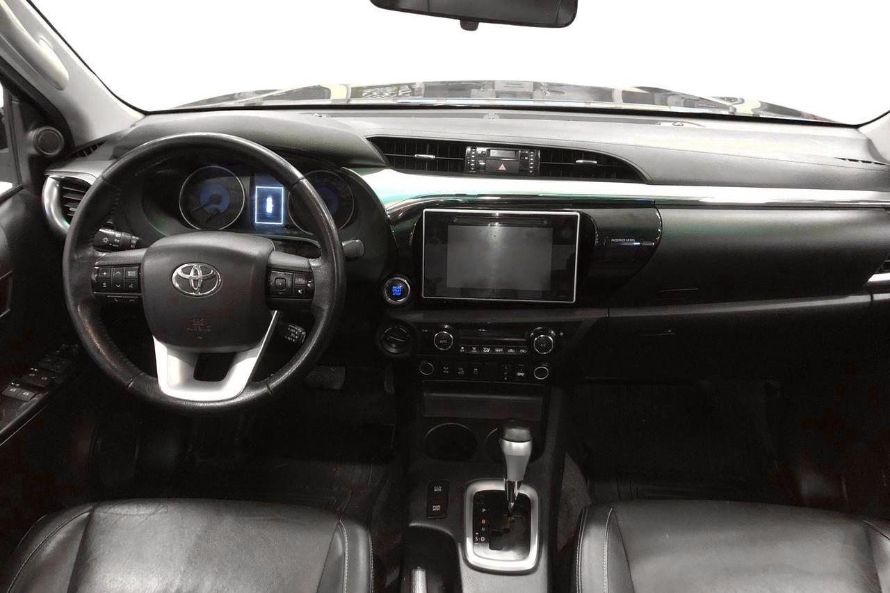 Toyota Hilux 2.4 D 4WD (150hk) - 20 119 mil - Automat - svart - 2018