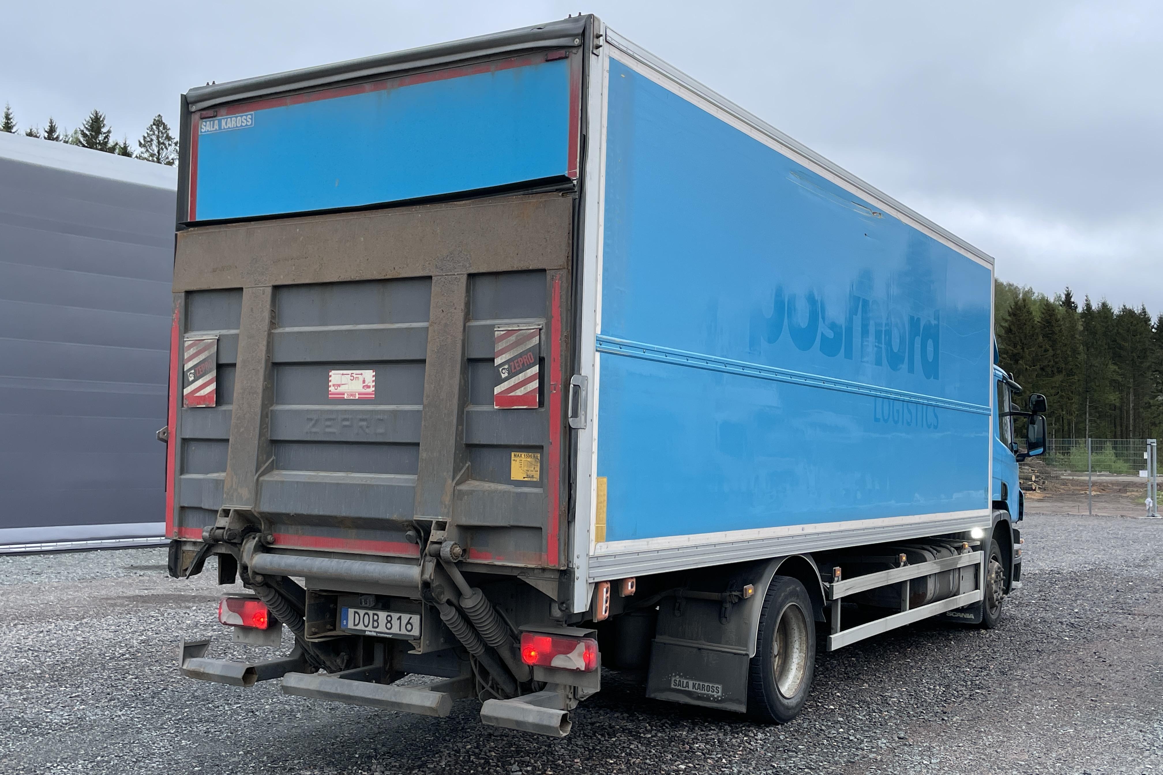 Scania P230 - 421 760 km - Automatyczna - niebieski - 2013