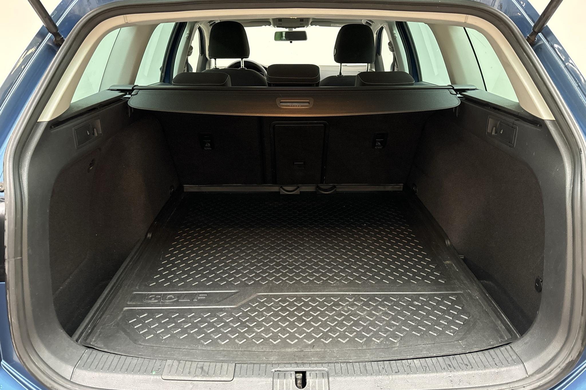 VW Golf VII 1.4 TSI Sportscombi (140hk) - 14 375 mil - Manuell - blå - 2015